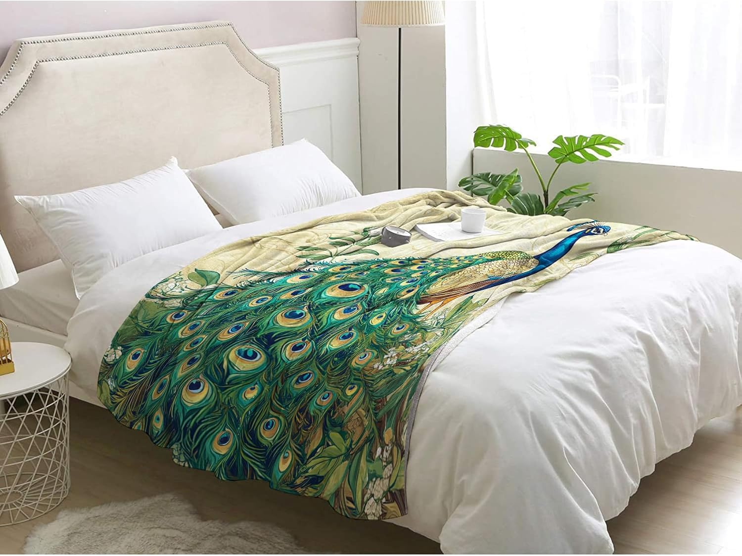 Peacock Blanket, Peacock Feather Fleece Throw Blanket King Size for Couch Bed Sofa, Exotic Animal Blankets and Throws, Decor & Gifts, Super Soft Plush Flannel Blanket, 108x90