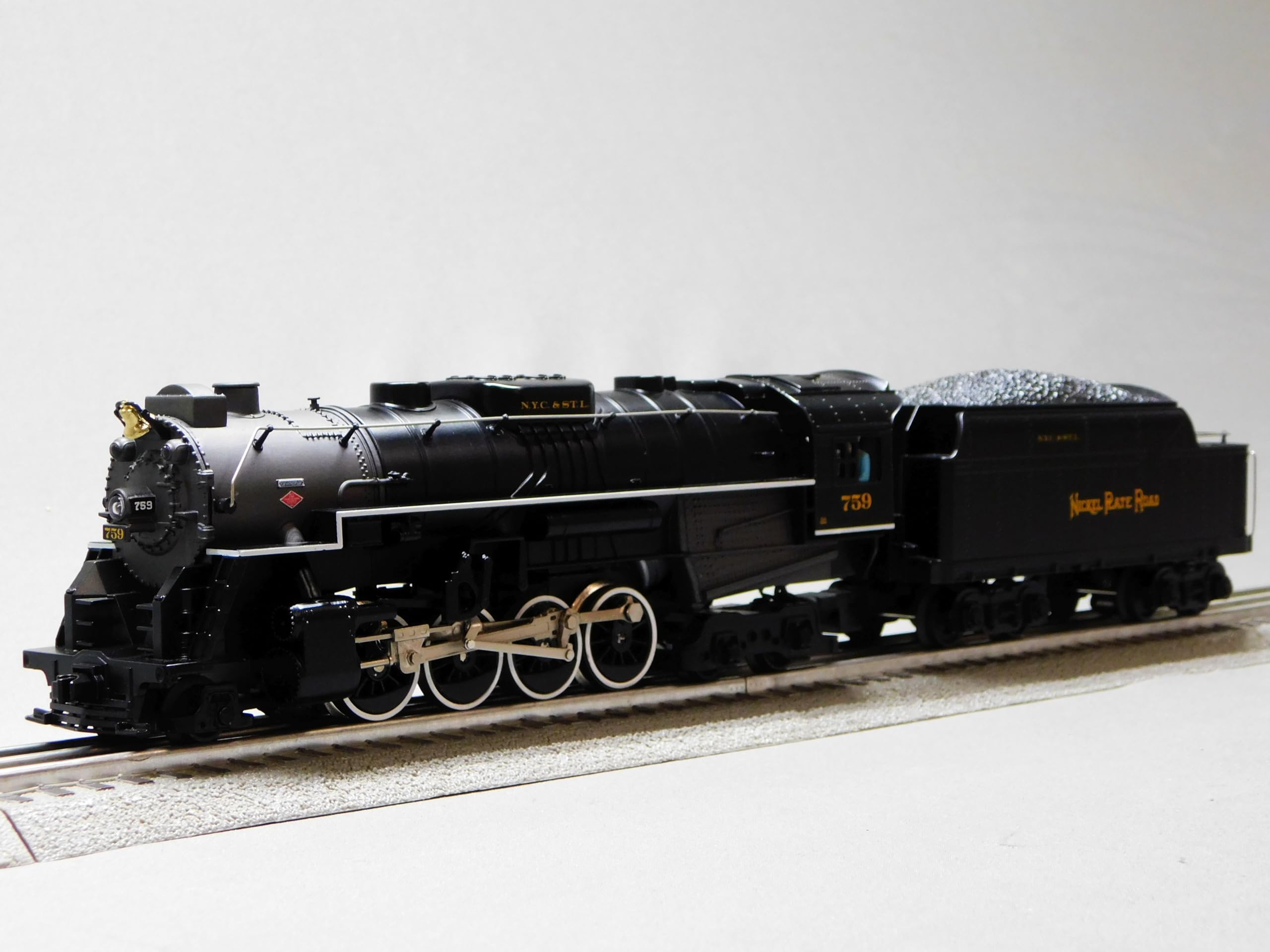 Lionel Nickel Plate Road NKP LIONCHIEF+ 2.0 Berkshire STEAM Engine O Gauge 2432070