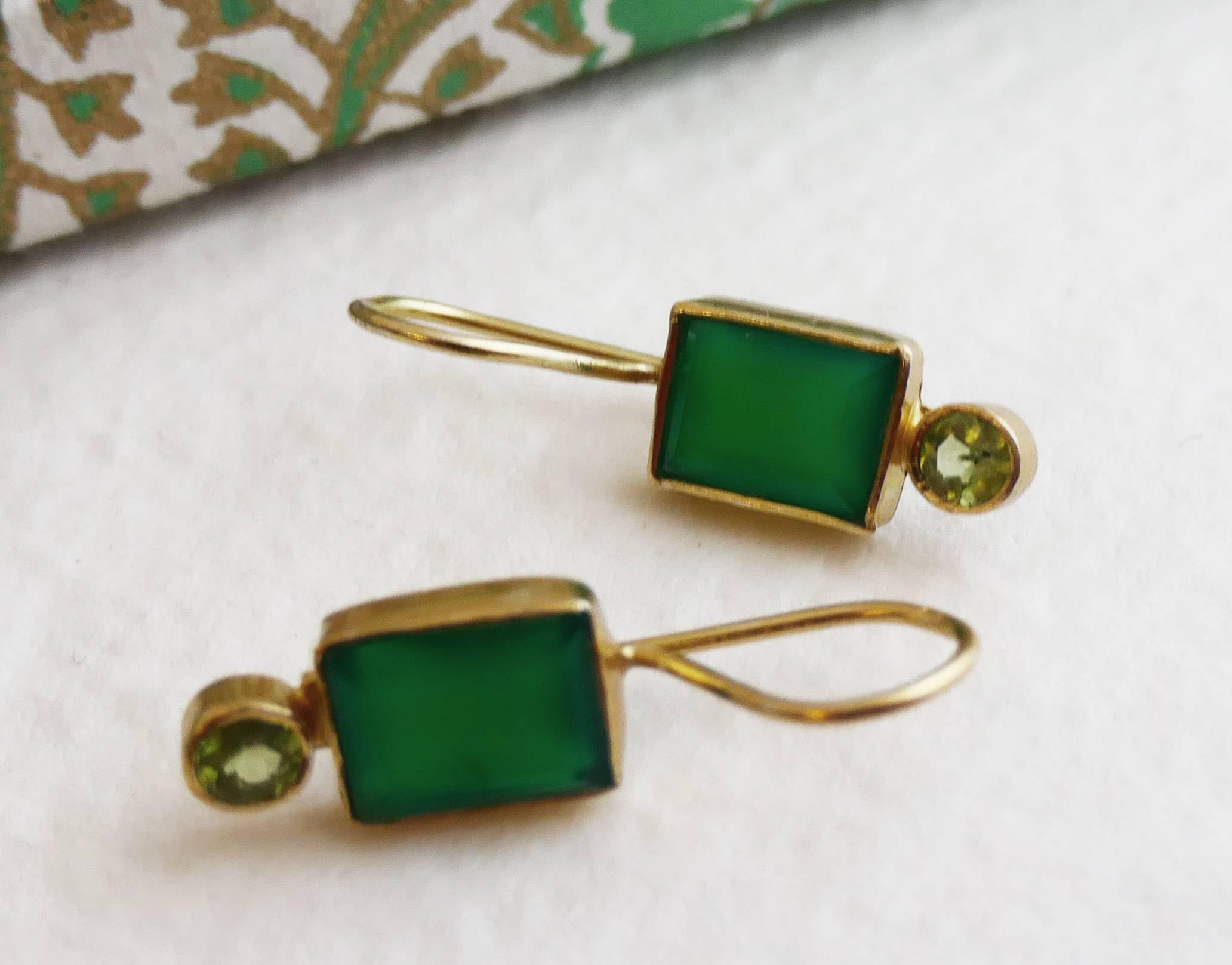 Orecchini in Argento 925 Placcato Oro con Onice Verde e Peridoto