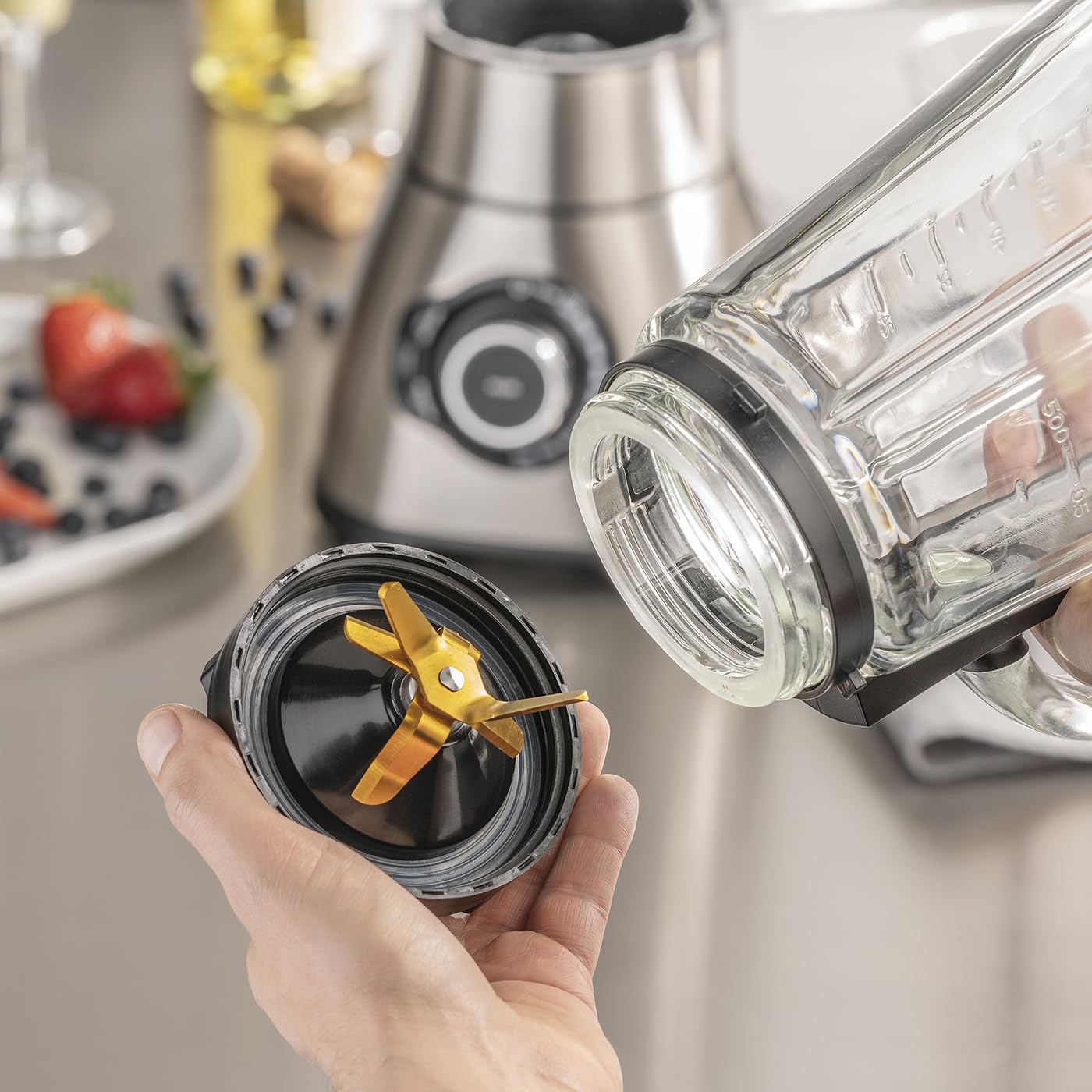 CASO B 1800 PowerBlender-Set - Standmixer, 28.000 U/min, Glasbehälter 1,75 L, inkl. Trinkflasche und Zerkleiner, Mixer Testsieger mit sehr gut, Edelstahl