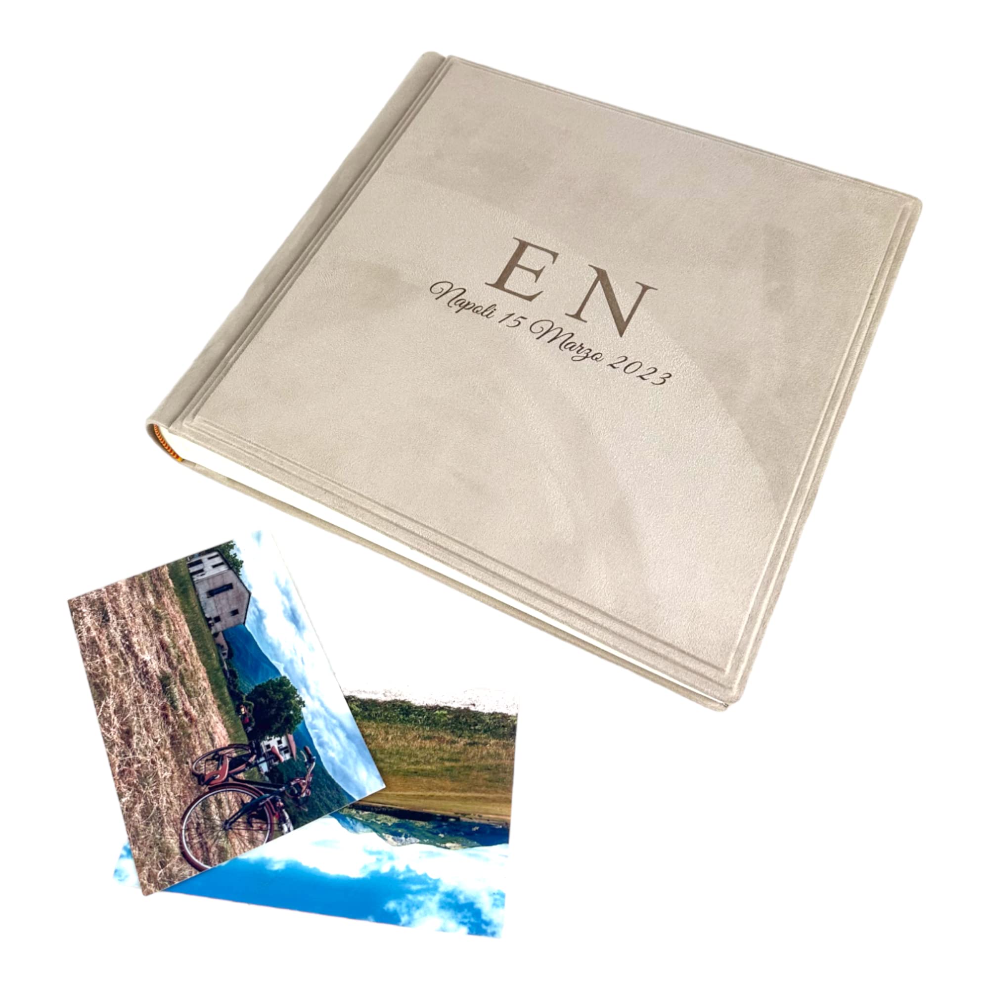 Album Fotografico artigianale elegante in Tessuto Alcantara, Personalizzabile con Incisione. Ideale per Matrimonio, Comunione, Battesimo, Qualsiasi Evento (Aorio)