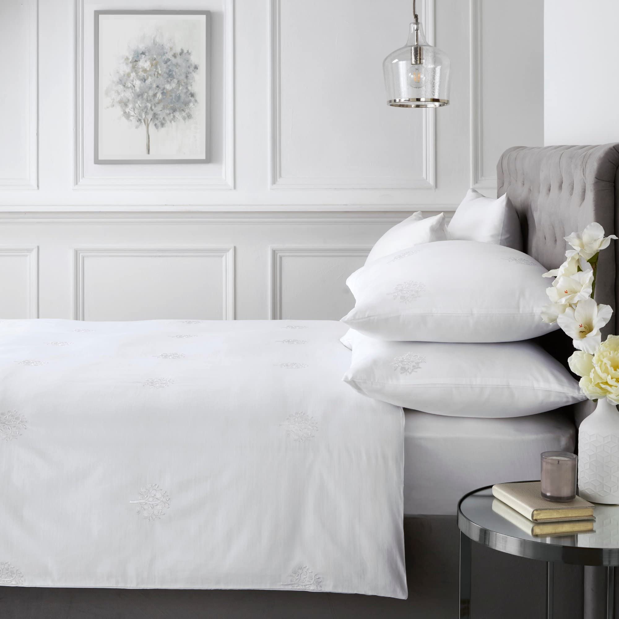 Appletree - White Embroidered Tree Duvet Cover - Super King Bedding Size (260 x 220cm) - Soft 100% Cotton - 200 Thread Count - 2 Pillowcases - Hotel Bedding & Linen in White - Tree Embroidery Bedding