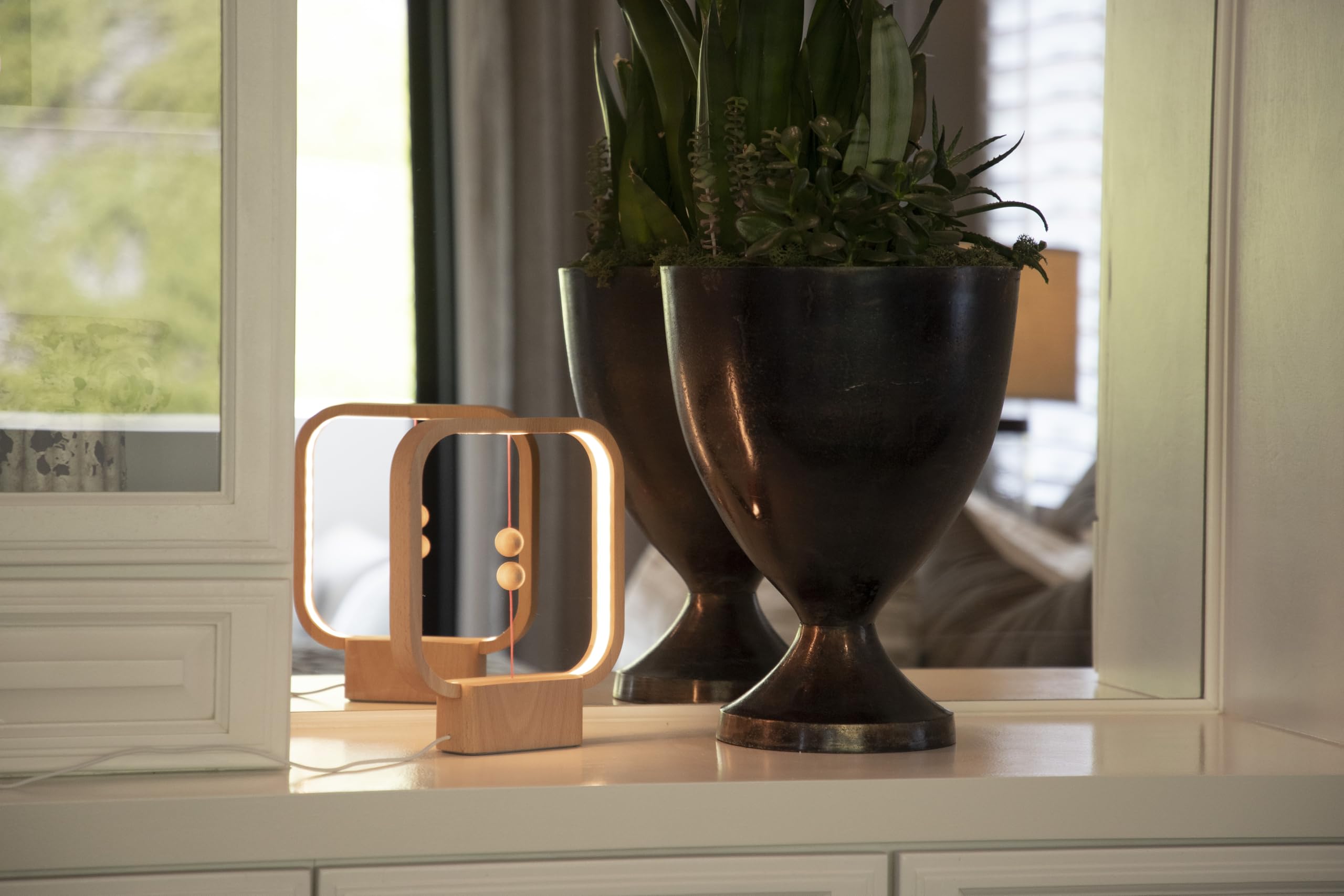 Allocacoc Heng - Lámpara de equilibrio portátil; cuadrada de madera real, recargable por USB-C, interruptor interactivo de gravedad magnética, lámpara LED de mesa, dormitorio, sala de juegos, sala de