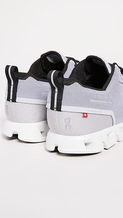 On Cloud 5 Waterproof back