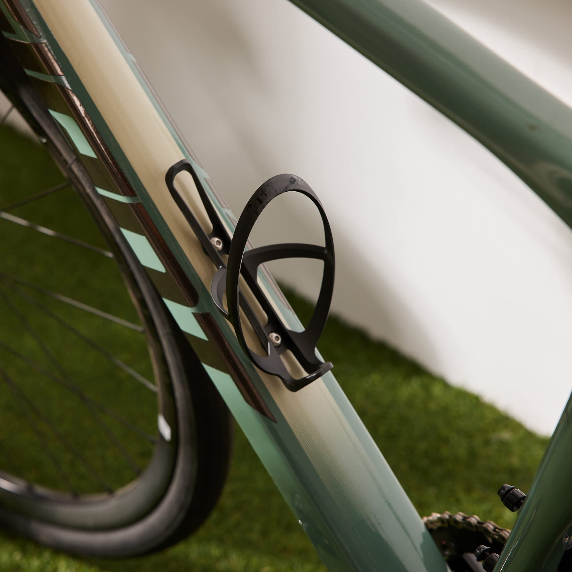 N+1 Ultralekki uchwyt na bidon rowerowy z włókna węglowego, lekki, 17 ml, uchwyt na butelkę rowerową do rowerów szosowych, MTB, kolarstwa górskiego