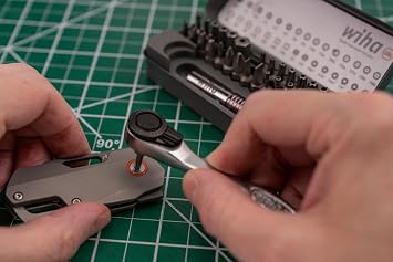Wiha 74958 32 Piece GoBox Security Bit Set with Mini Ratchet