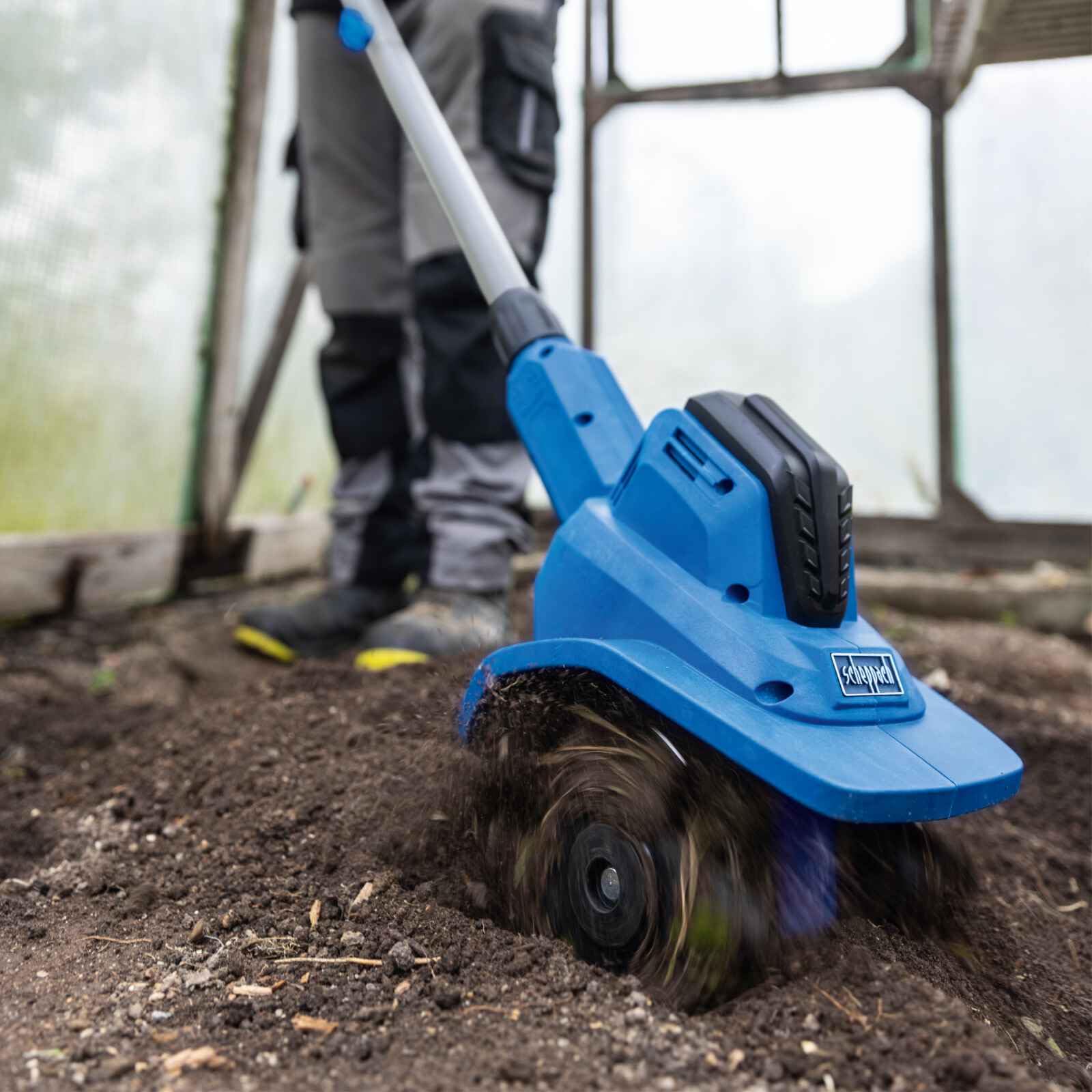 Scheppach Akku Bodenhacke C-MT200-X Gartenfräse Motorhacke mit Arbeitsbreite 20cm | Arbeitstiefe 15,5cm | Drehzahl 6 Stufen / 230min-1 | 20V-IXES-Serie | 10 Jahre Garantie | mit 2Ah Akku & Ladegerät