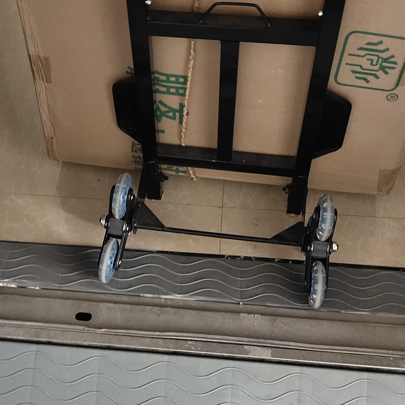 Rampy progowe dla wózków inwalidzkich, mata do wspinaczki robotów zmniejszona wewnętrzna trójkątna plastikowa mata progowa progu progowego małego stopnia, do drzwi ściętych progów