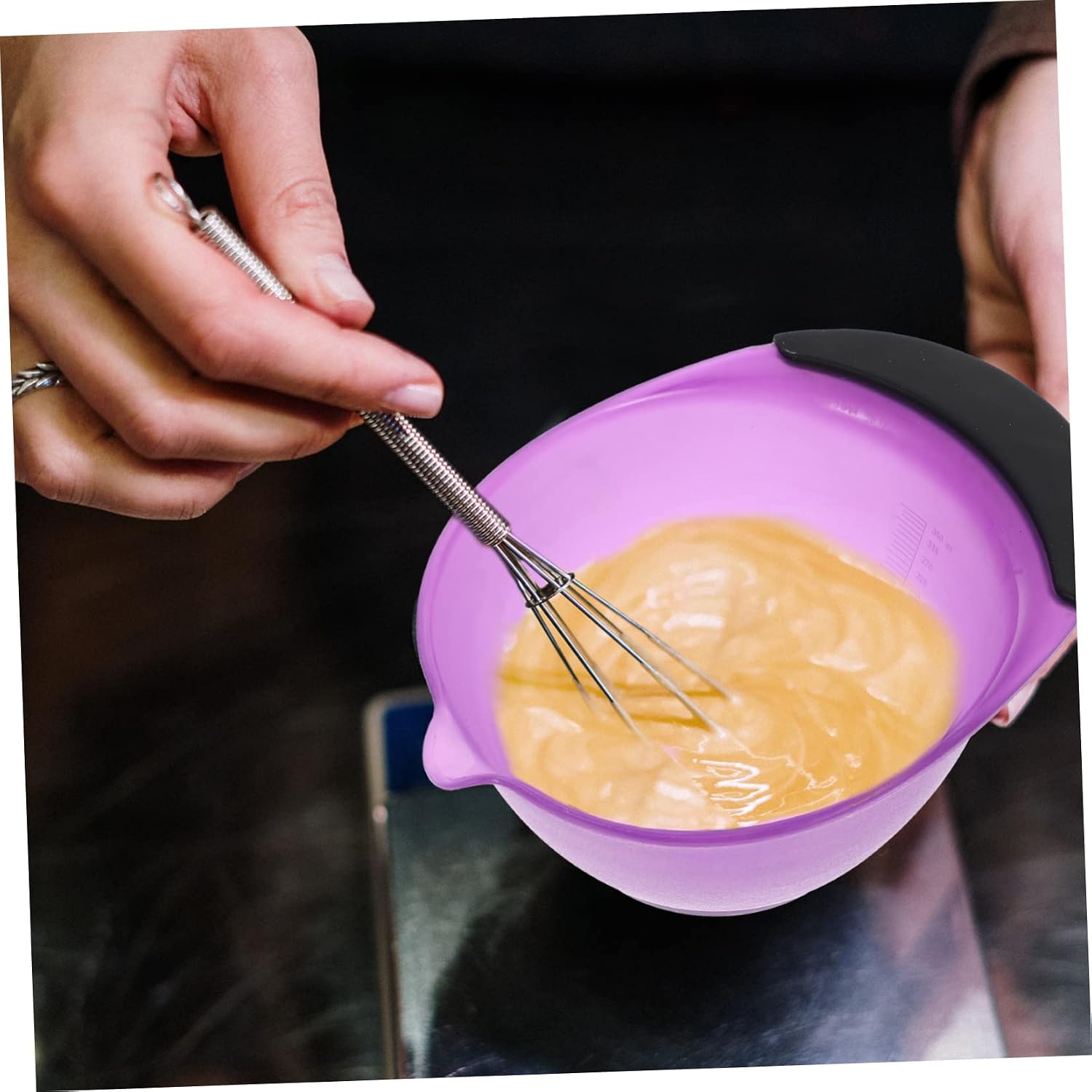 5Pcs Hair Dye Mixing Bowls with Handle Salon Color Mixing Bowls for Hair Dyeing and Lightweight Hair Color Bowls for Home and Use
