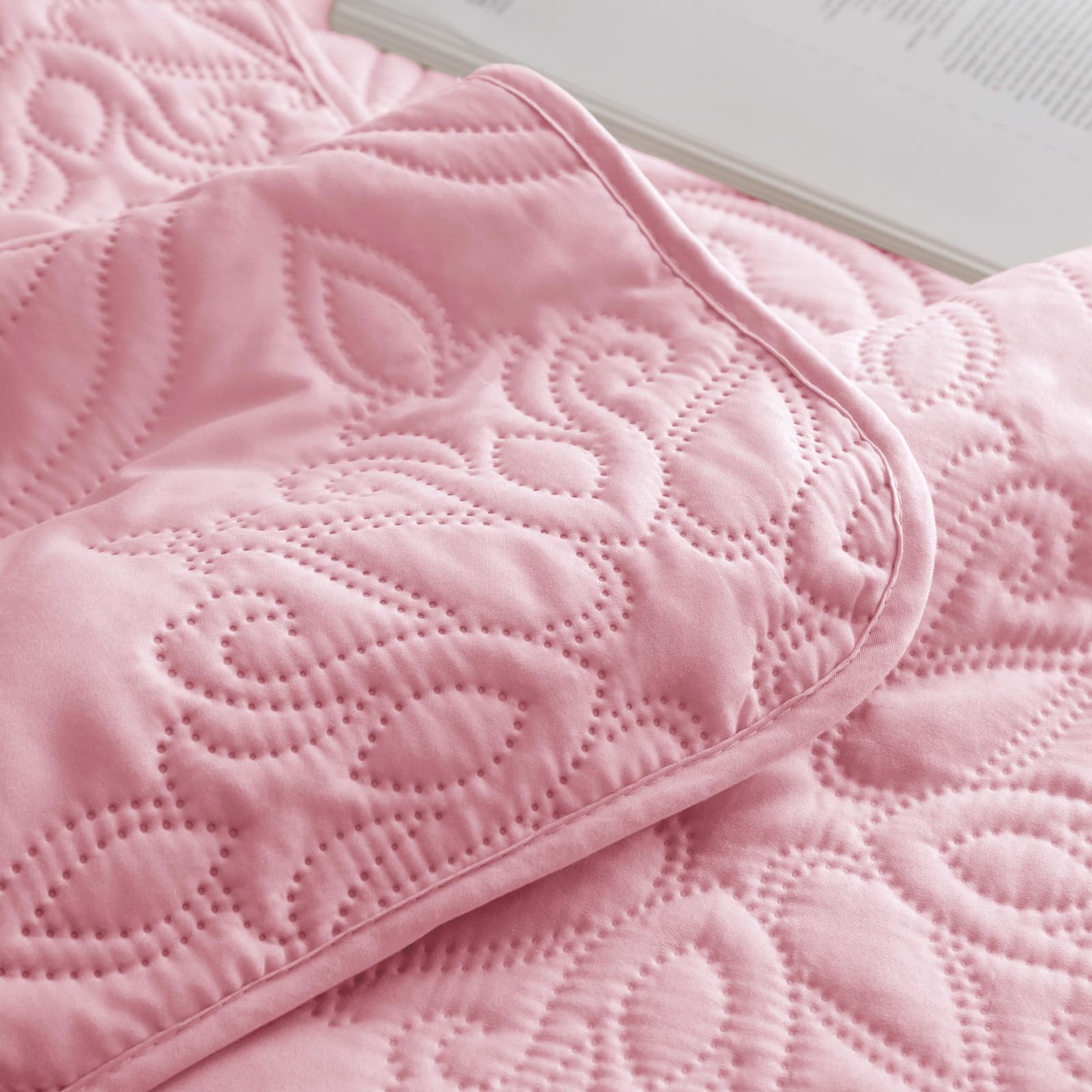 Juego de ropa de cama suave tamaño Queen para todas las estaciones, juego de edredón ultrasónico de damasco vintage, colcha reversible ligera, cubrecama con 2 fundas de almohada, rosa 7