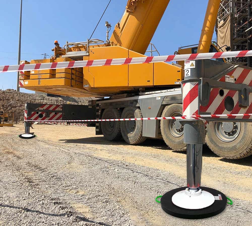 Mytee Products Round Outrigger Pad 15" Diameter, 1.5" Thick, 50,000 lbs WLL, RV Jack Pads | Crane Trailer Stabilizer Pads Lightweight, Stackable, Waterproof, Unbreakable, Ergonomic Handle (2 Pack)