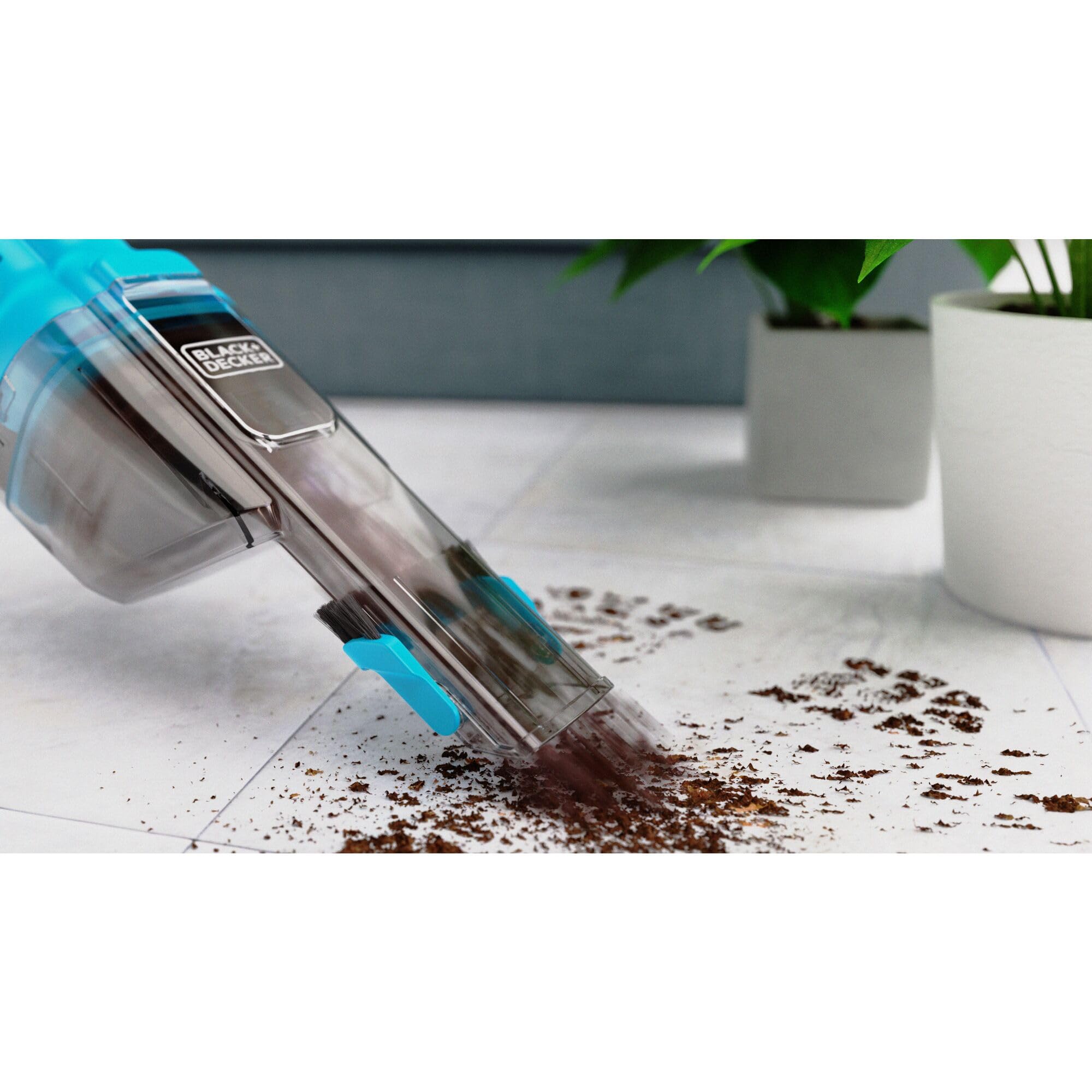 Black+Decker NVD215J-QW Aspirador de Mano 7.2 V, Batería de 1.5 Ah, Autonomía de 10 min, Deposito Trasparente de 290 ml, Boquilla Larga, Incluye Cargador Tipo Jack y Boquilla para Ranuras