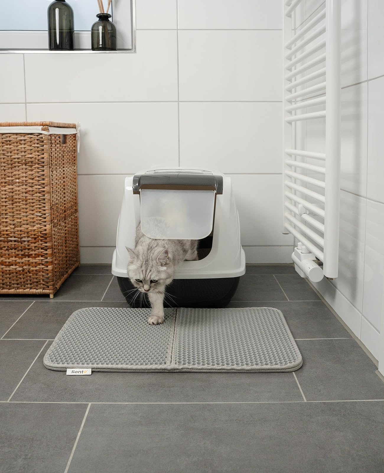 lionto Cat litter mat for litter tray with non-slip coating, 61x38x1,3 cm, cat toilet mat waterproof & easy to clean - Image 2