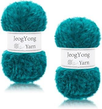 JeogYong 2 Skeins Faux Fur Yarn 2 x 100g 2 x 65yds Soft Fuzzy Yarn Chunky Fluffy Eyelash Yarn for Crocheting Knitting Scarves Hats Blankets Bags DIY Crafts Peacock Green