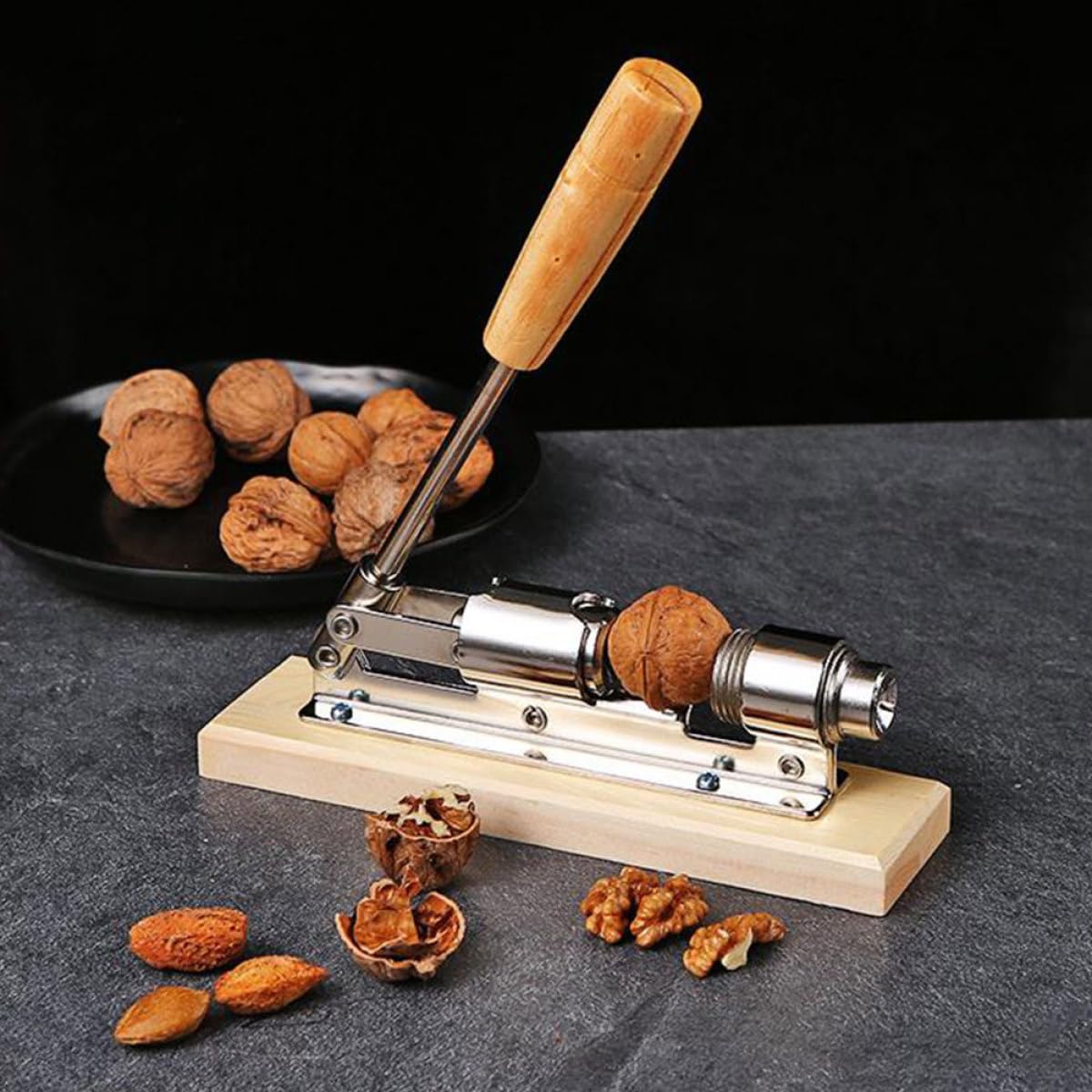Garneck Casse-Noix Mécanique Léger et Portable Adapté à Tous Types de Noix en Acier Inoxydable Manche en Bois Outil Pratique pour Casser Noisettes et Châtaignes