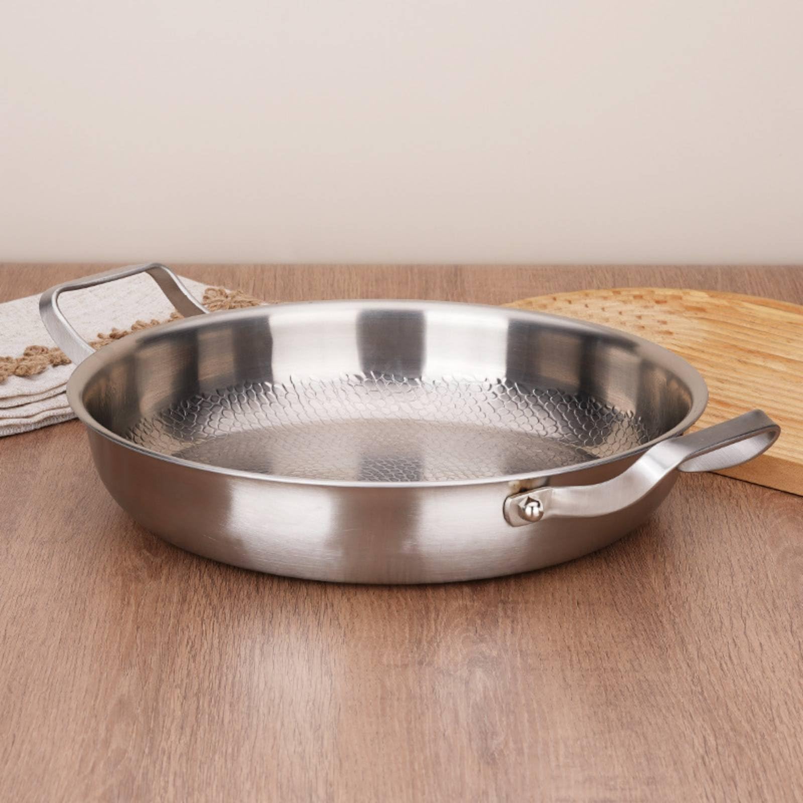 Qianly Titanium-Bratpfanne mit zwei Griffen ohne chemische Beschichtung Titanpfanne unbeschichtet unbeschichtete Wabenpfanne, 30CM