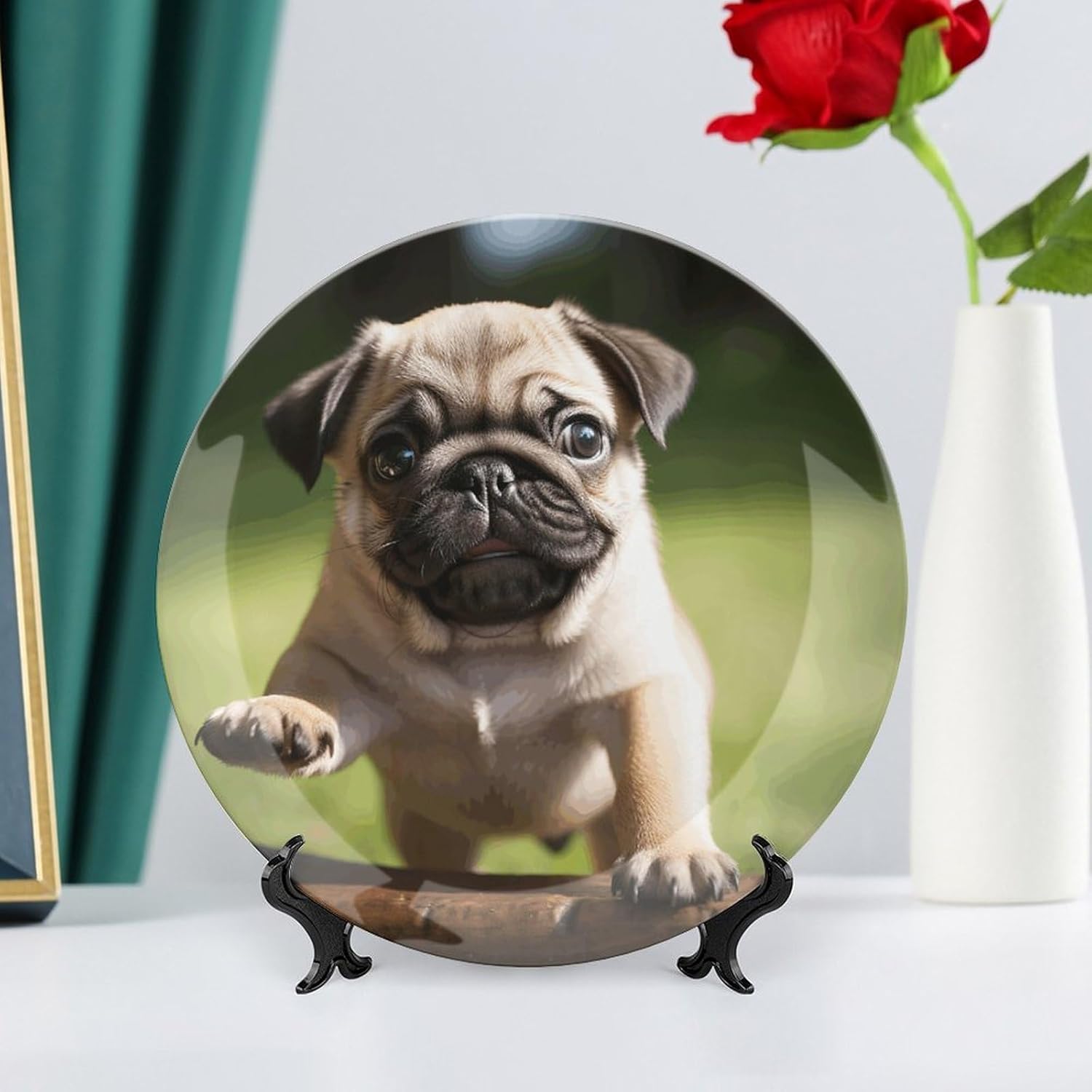 Bone China Decorative Plates Pug Puppies Ceramic Decorative Plate Wall Decor with Display Stand Ceramic Ornaments for Wall Hanging Decoration
