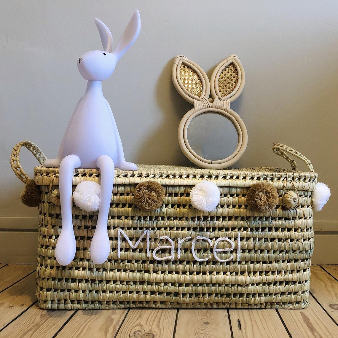 Coffre de rangement personnalisé 60cm (Broderie + Pompons)