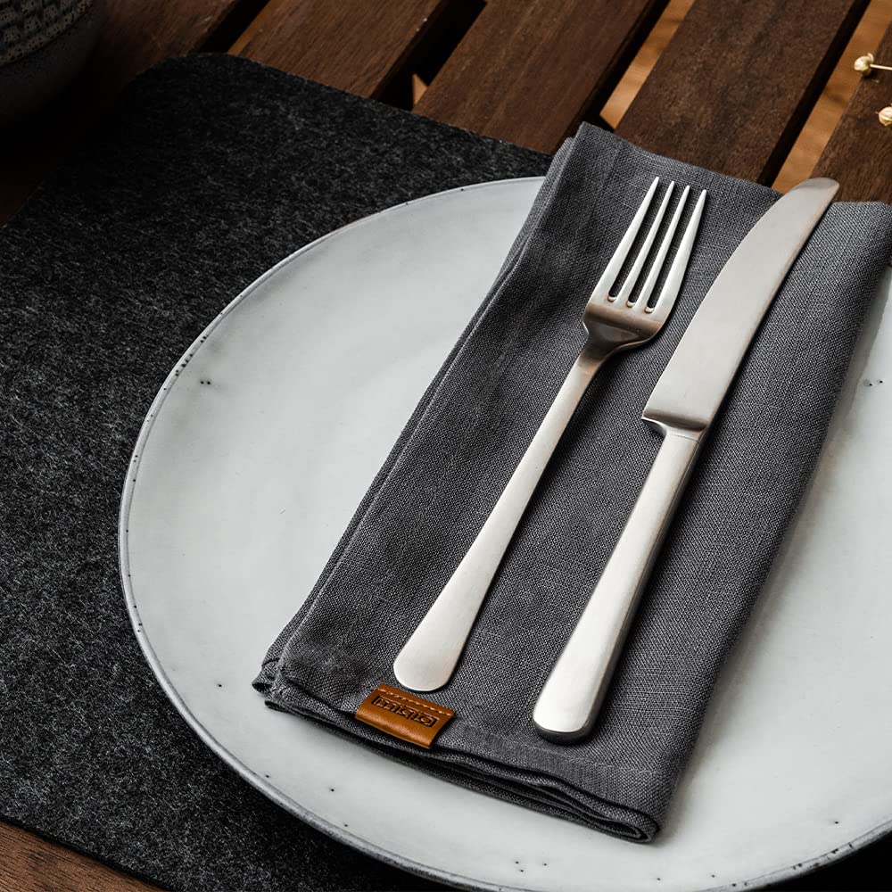 MIQIO® Designerskie serwetki materiałowe ze 100% francuskiego lnu – 6-częściowy zestaw serwetek materiałowych – można prać w temperaturze 60° – 45 x 45 cm – markowa etykieta z prawdziwej skóry