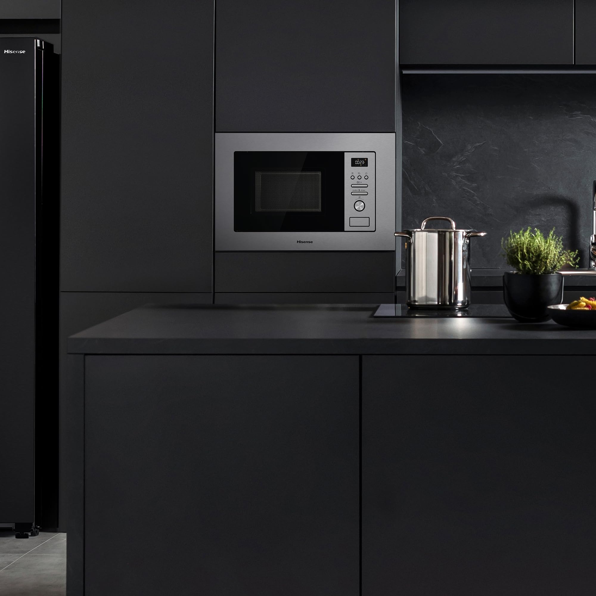 Hisense BIM320G41X - Microondas Integrable, 1000W, 20L, Alto 38.8cm x Ancho 59.5cm, Color Inox, 5 Niveles de Potencia, 15 Programas Preestablecidos, Grill Combo, Descongelar por Tiempo o Peso