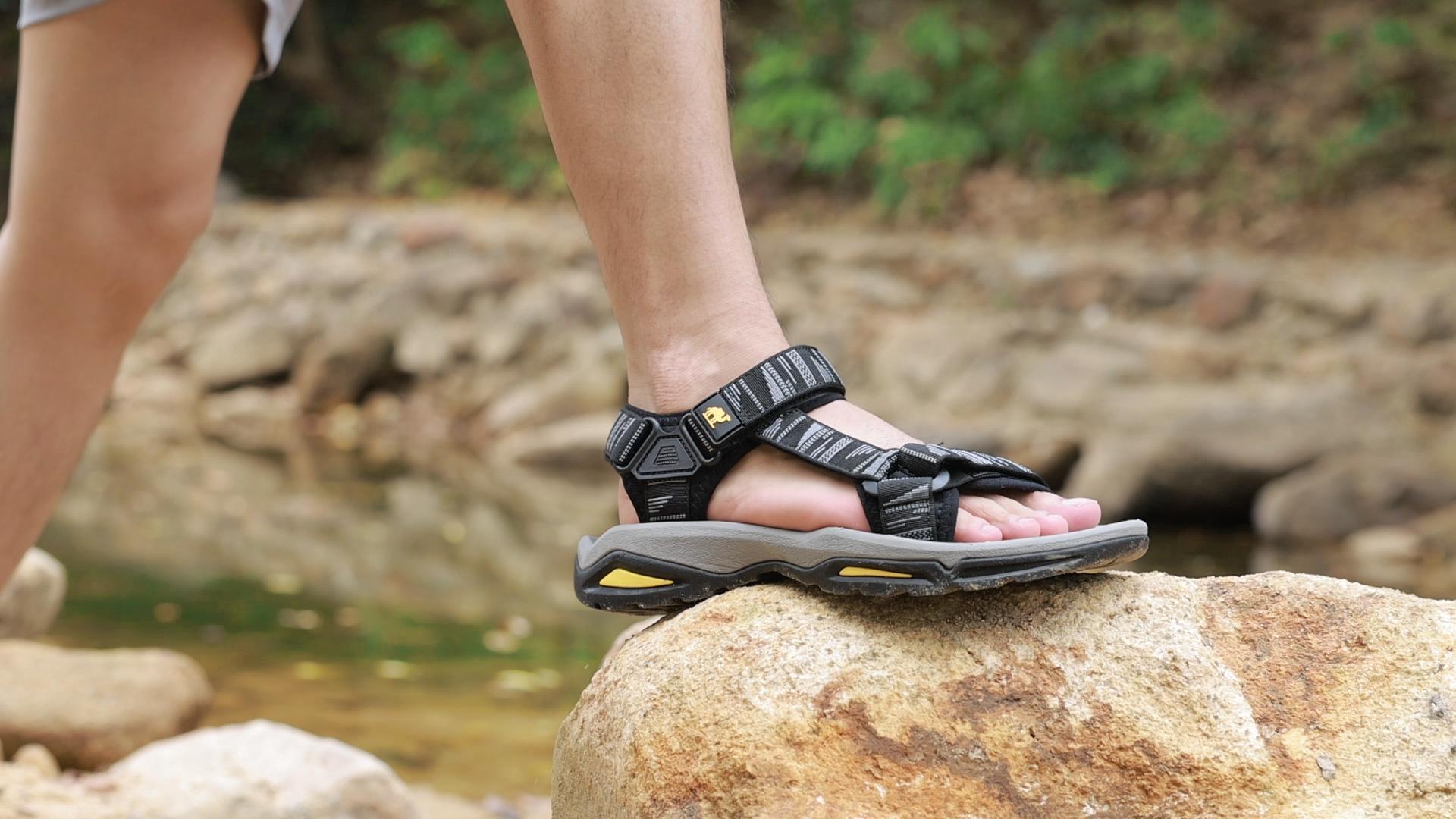 Amazon.com | CAMEL CROWN Mens Hiking Sandals Waterproof with 