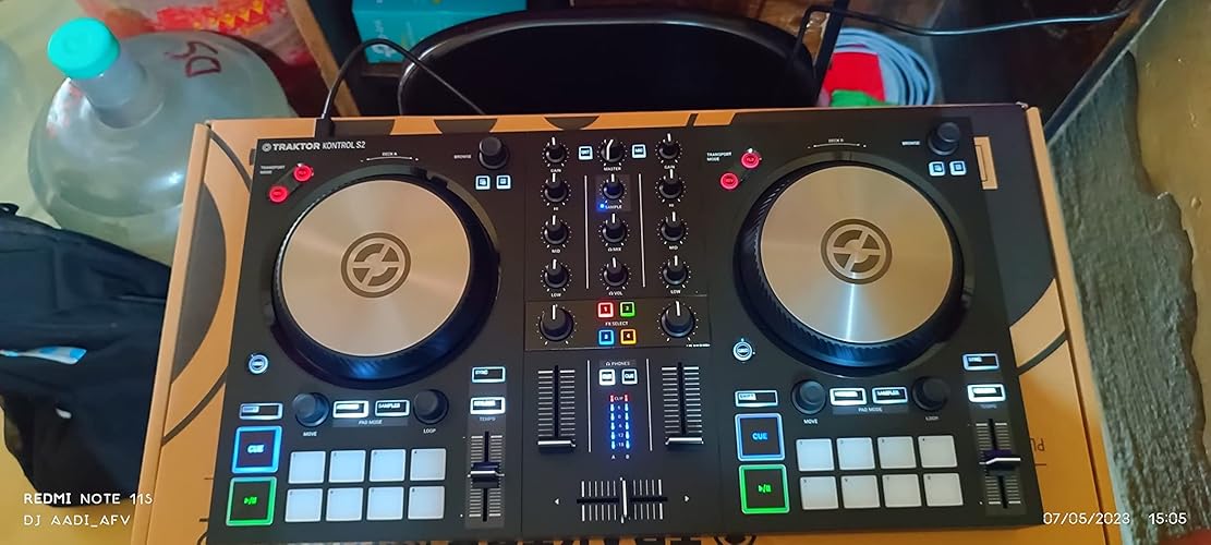 Native Instruments 25421 Traktor Kontrol S2 Mk3 DJ Mixer, USB