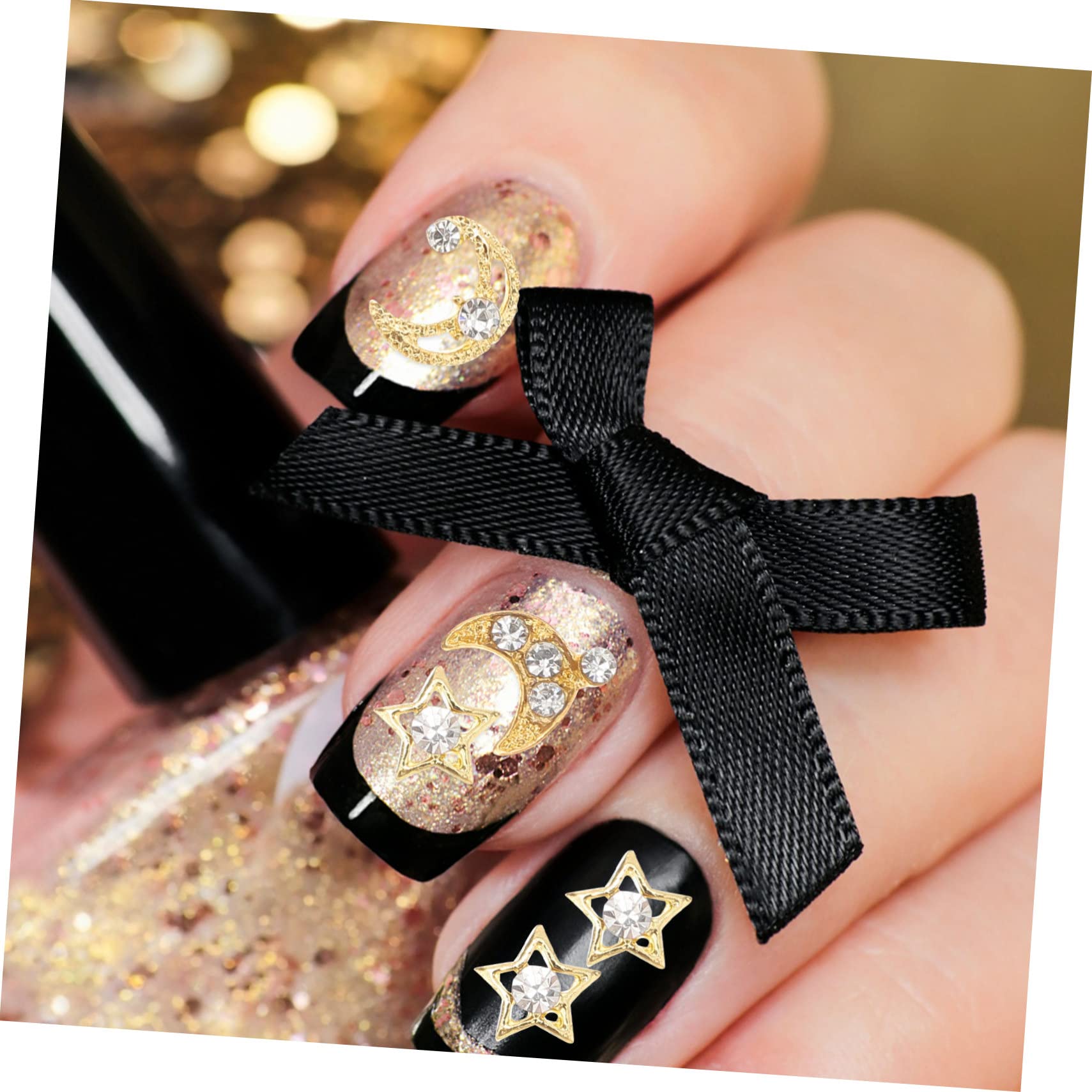 BESTYASH 4 Set Ciondoli Per Unghie Metallo Con Design E Stelle Accessori Per Nail Art Leggeri E Facili Applicare Per Decorazioni Unghie Eleganti E Uniche 30 Pezzi*4
