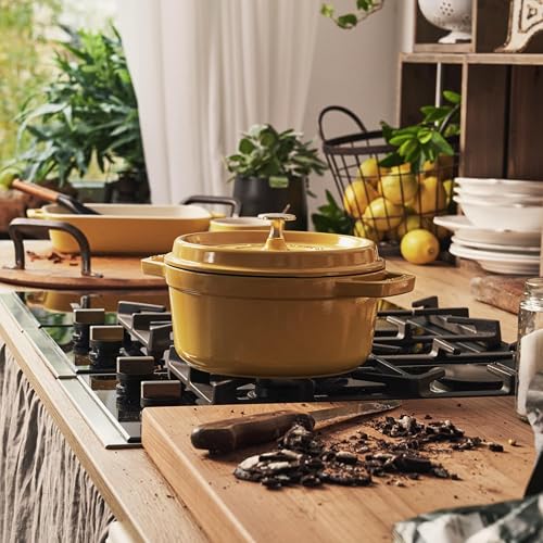 STAUB Casseruola in ghisa smaltata con coperchio, tutti i fuochi, tra cui induzione, 4 persone, rotonda, 24 cm, 3,70 l, 4,7 kg, limone - 5