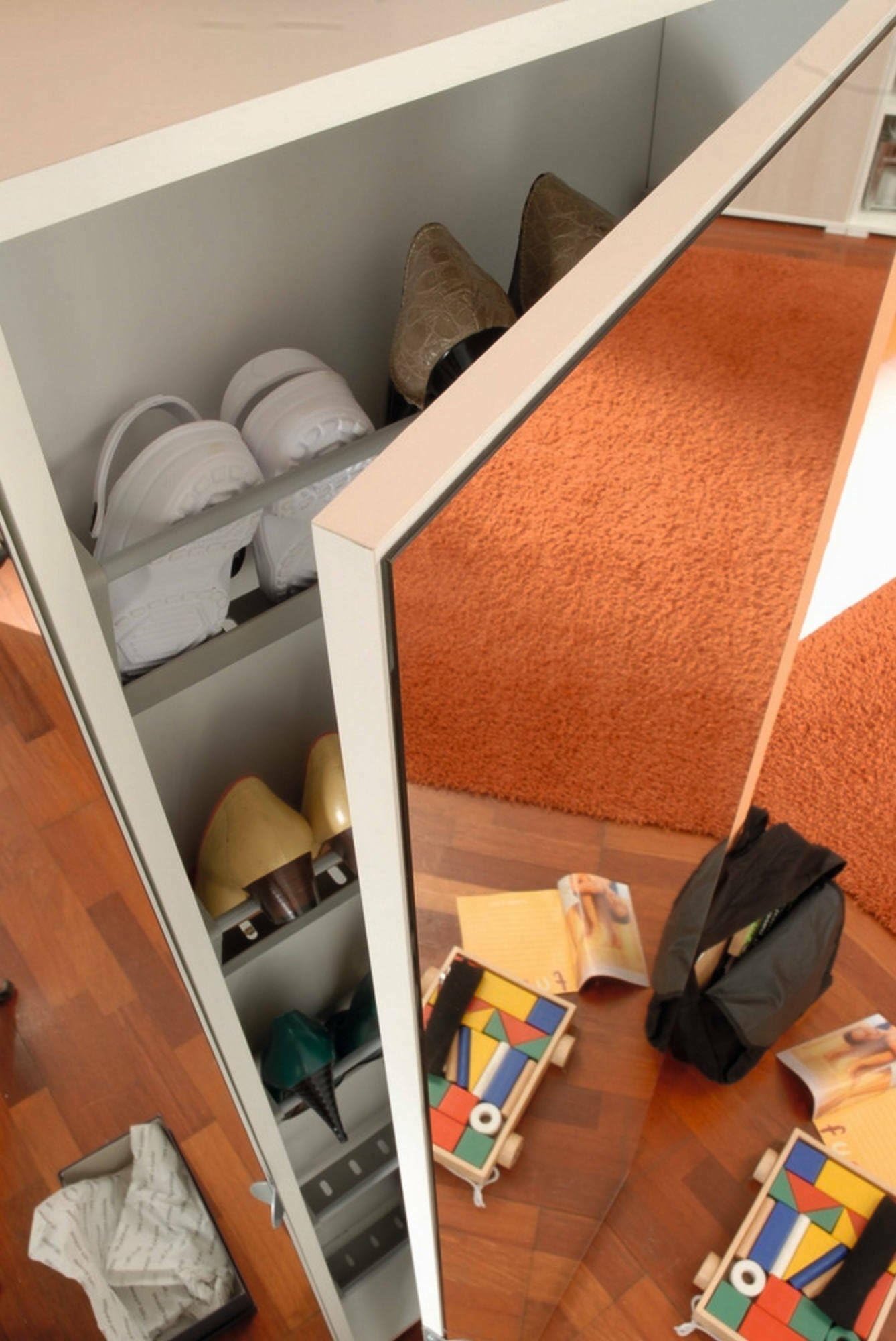Dmora Scarpiera Ciclamino 18x50x178h cm Bianco 5 Ripiani 10 Paia, Mobile Portascarpe 5 Vani Made in Italy