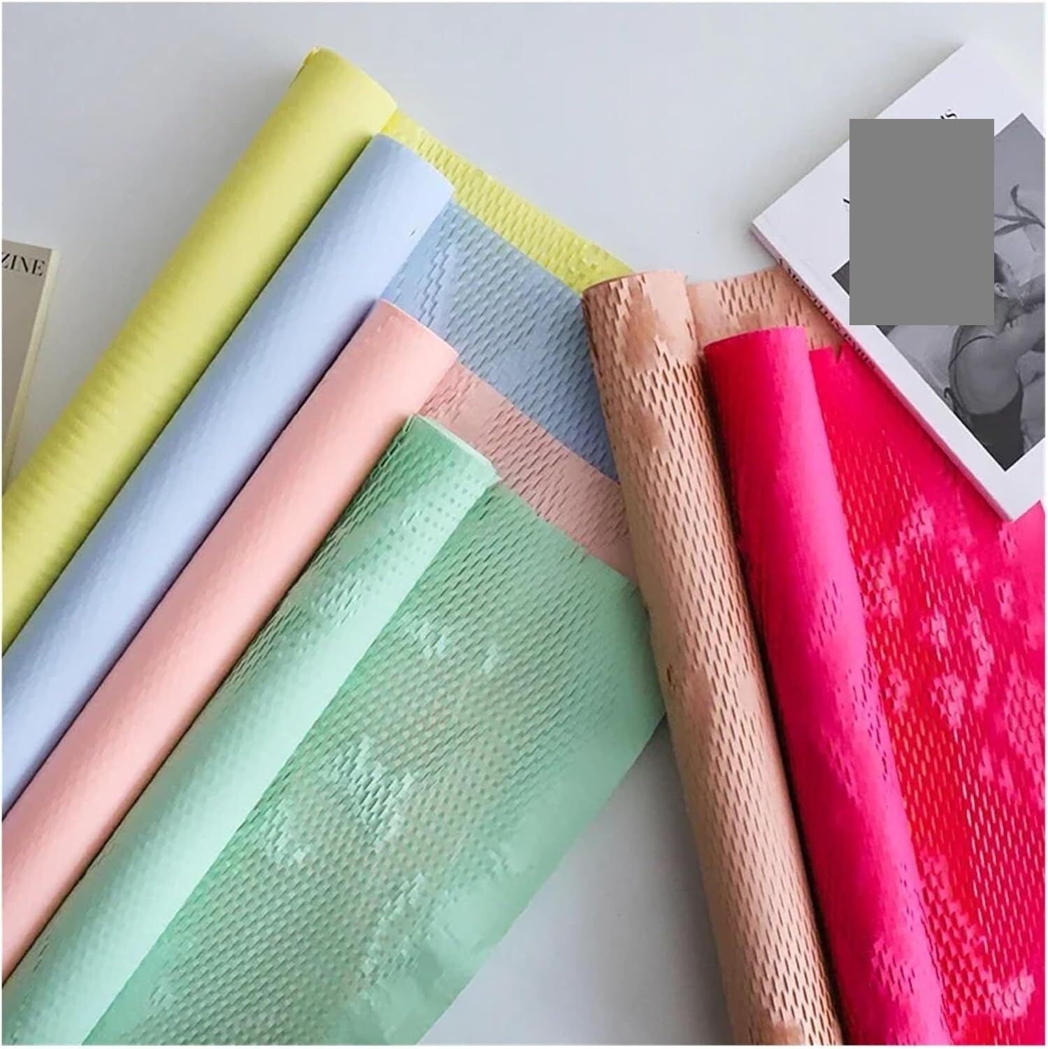 Folia bąbelkowa/papier opakowaniowy, Opakowanie w rolkach papieru o strukturze plastra miodu wymiarach 2 50 cm x 9 m do pakowania delikatnych produktów(Style 17)