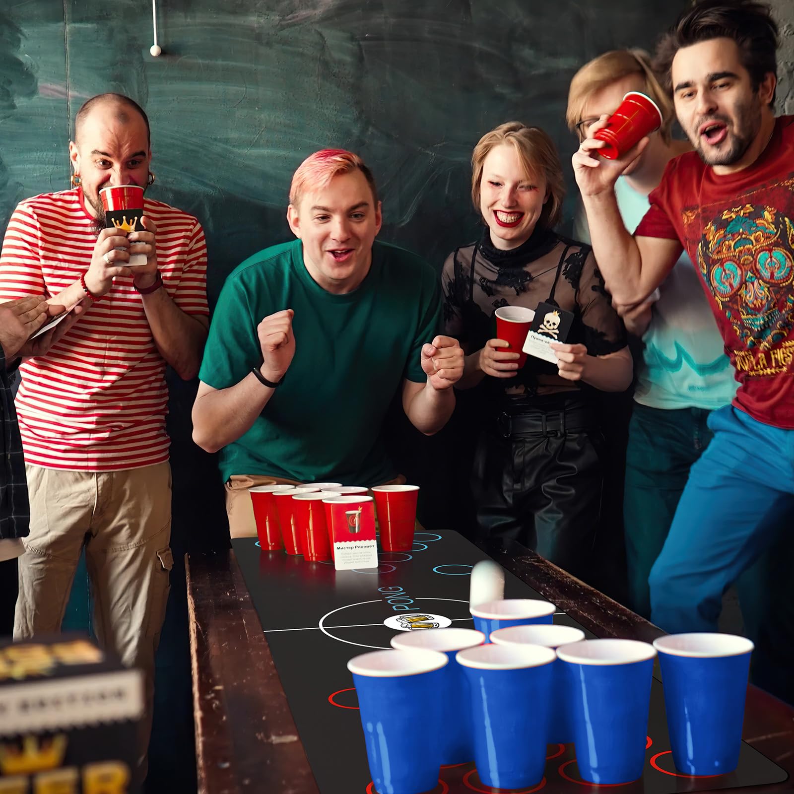 Beer Pong Ping Pong Kit, Birra Pong Tazze, 32 Bicchieri Beer Pong (500ml), 8 Palline da Ping Pong, Tappeto da Gioco, per Adulti Festa,Festival, Matrimoni, Campeggio