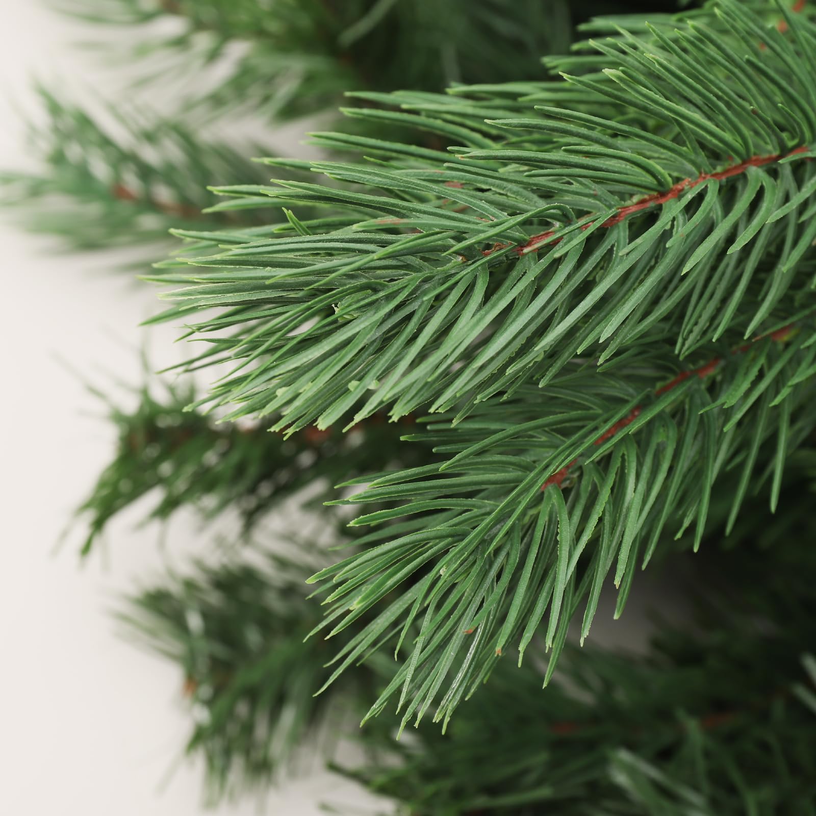 SALCAR 3m Künstliche Weihnachtsgirlande Naturgetreue grüne Tannengirlande, perfekte Grasgirlande für Innen- und Außenbereich
