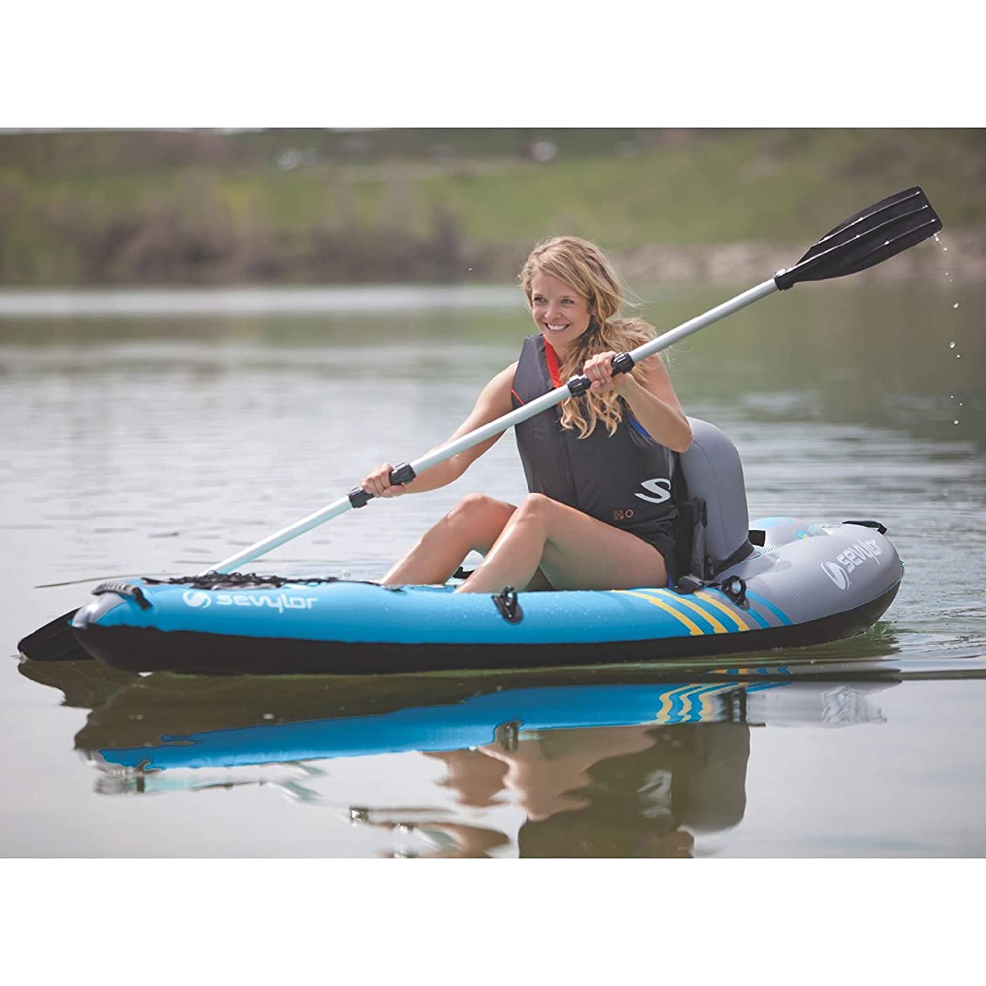 Sevylor QuickPak K1 Kayak Gonfiabile per 1 Persona, Kayak Pieghevole in Zaino con Installazione in 5 Minuti, Costruzione in PVC Calibro 21; Pompa a Mano e pagaia Inclusi