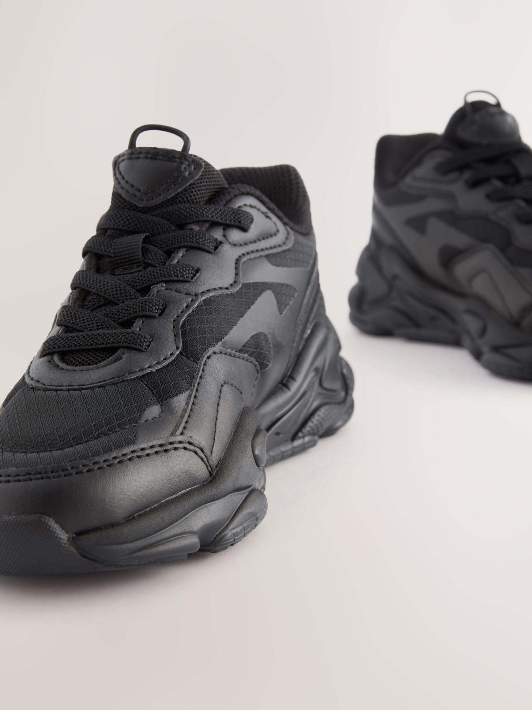 NEXT Jungen Standard Elastischer Sportschuh mit Schnürung