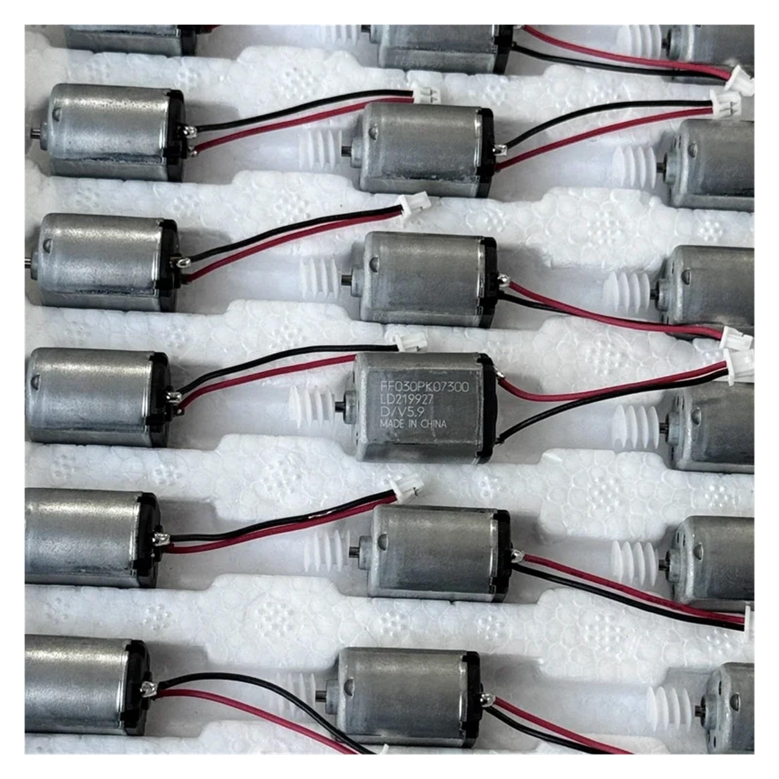 FF-030PK-07300 D/V5.9 Mini 12mm*15mm Motore elettrico silenzioso con spazzola metallica DC 3V 5V 6V 9V Ingranaggio a vite senza fine in plastica Dispositivo di blocco AV for auto(A Motor)