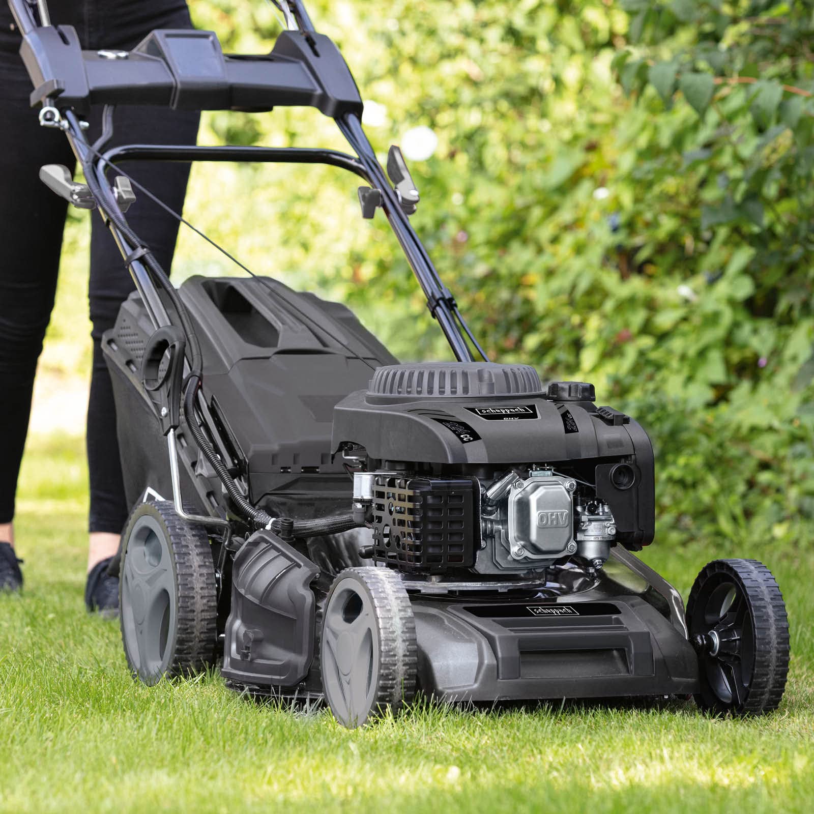 Scheppach MS225-53EB Benzin Rasenmäher Black Edition mit E-Start | Antrieb | 6PS | 53 cm Schnittbreite | 7-fache Schnitthöhenverstellung | 65 Liter | Reinigungsfunktion | Mulchfunktion | Seitenauswurf