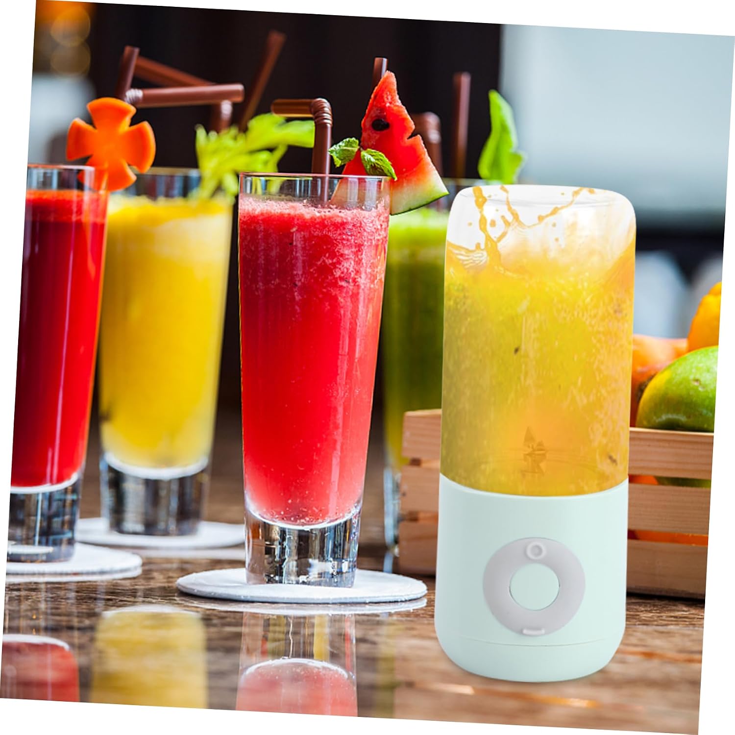 PRETYZOOM Juicer Mini Fruit Juice Maker Rechargeable Squeezer Lightweight Easy to Clean
