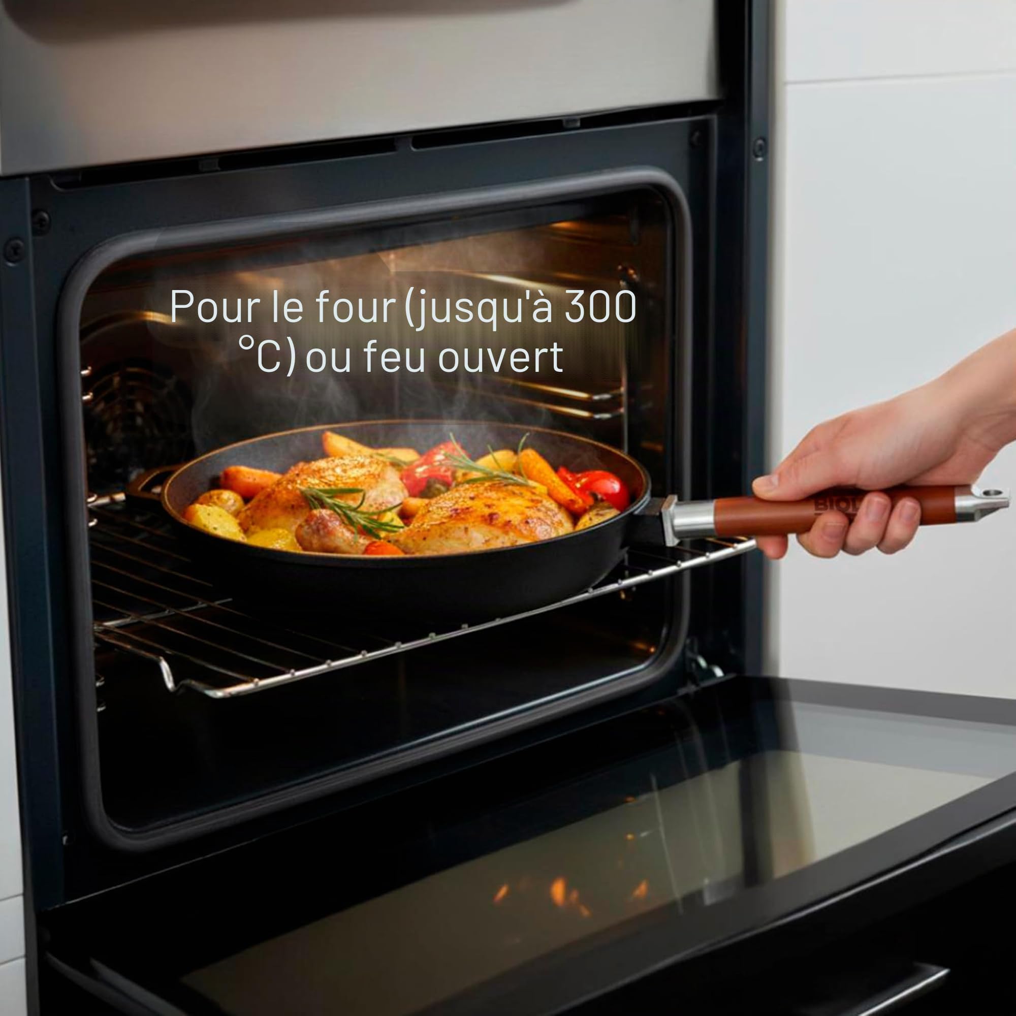 BIOL Poêle en fonte 26 cm – Poêle induction sans revêtement, manche en bois amovible, idéale pour saisir, rôtir et mijoter