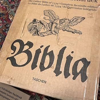 新旧約聖書1534年刊彩色絵入版のファクシミリ全2冊＋解説書1冊(英語)