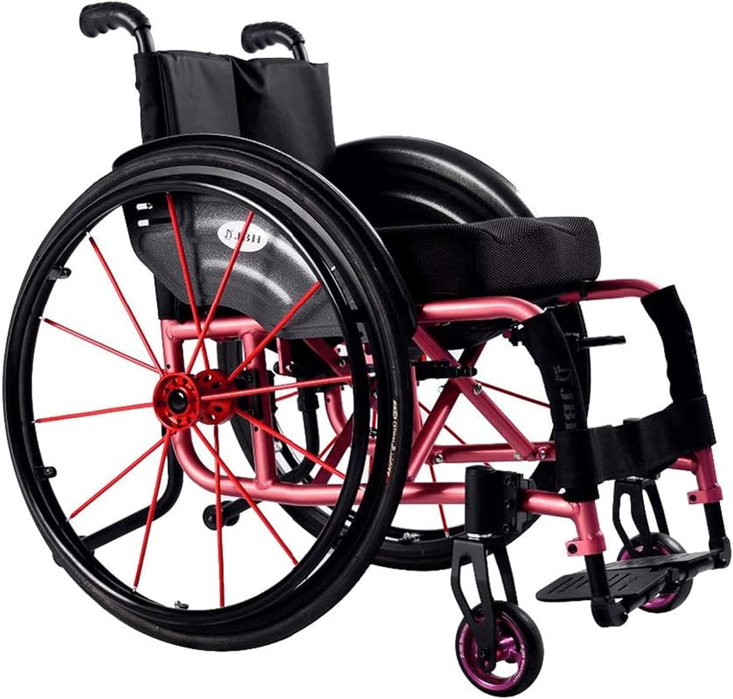 Silla de ruedas plegable ligera autopropulsada con reposapiernas abatibles.