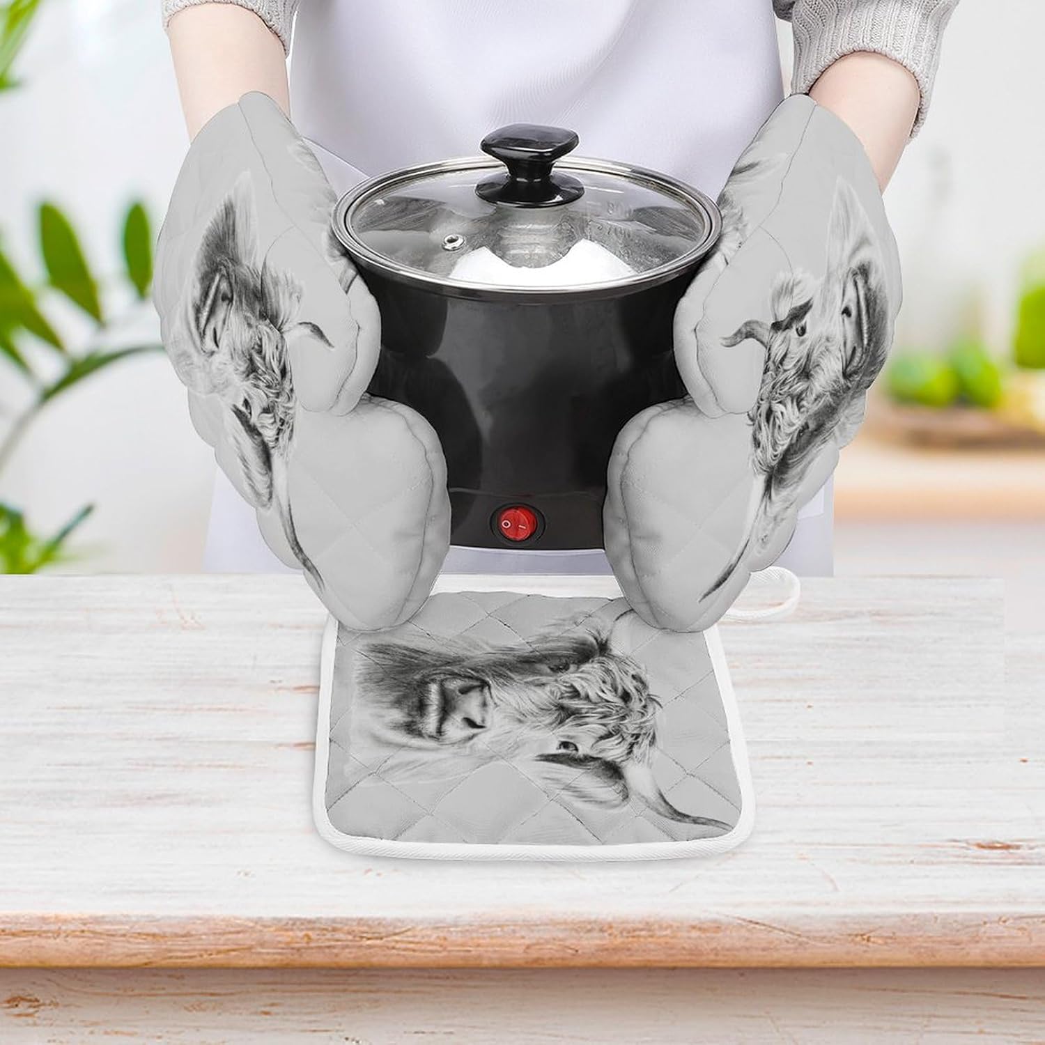 Funny Highland Cow Print Oven Mitts and Pot Holders 3 Piece Sets Heat Resistant Gloves Hot Pads Potholders for Kitchen Baking Cooking