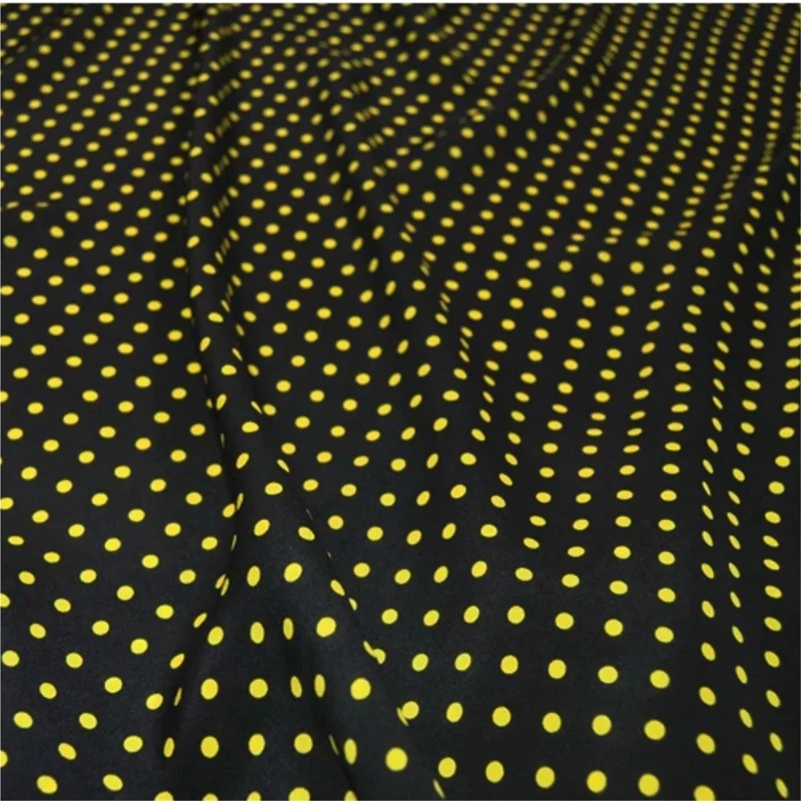 Tela de lunares Base negra, diseño De lunares amarillos, tela crepé seda transpirable for verano for mujer, vestido, ropa, falda for dormir