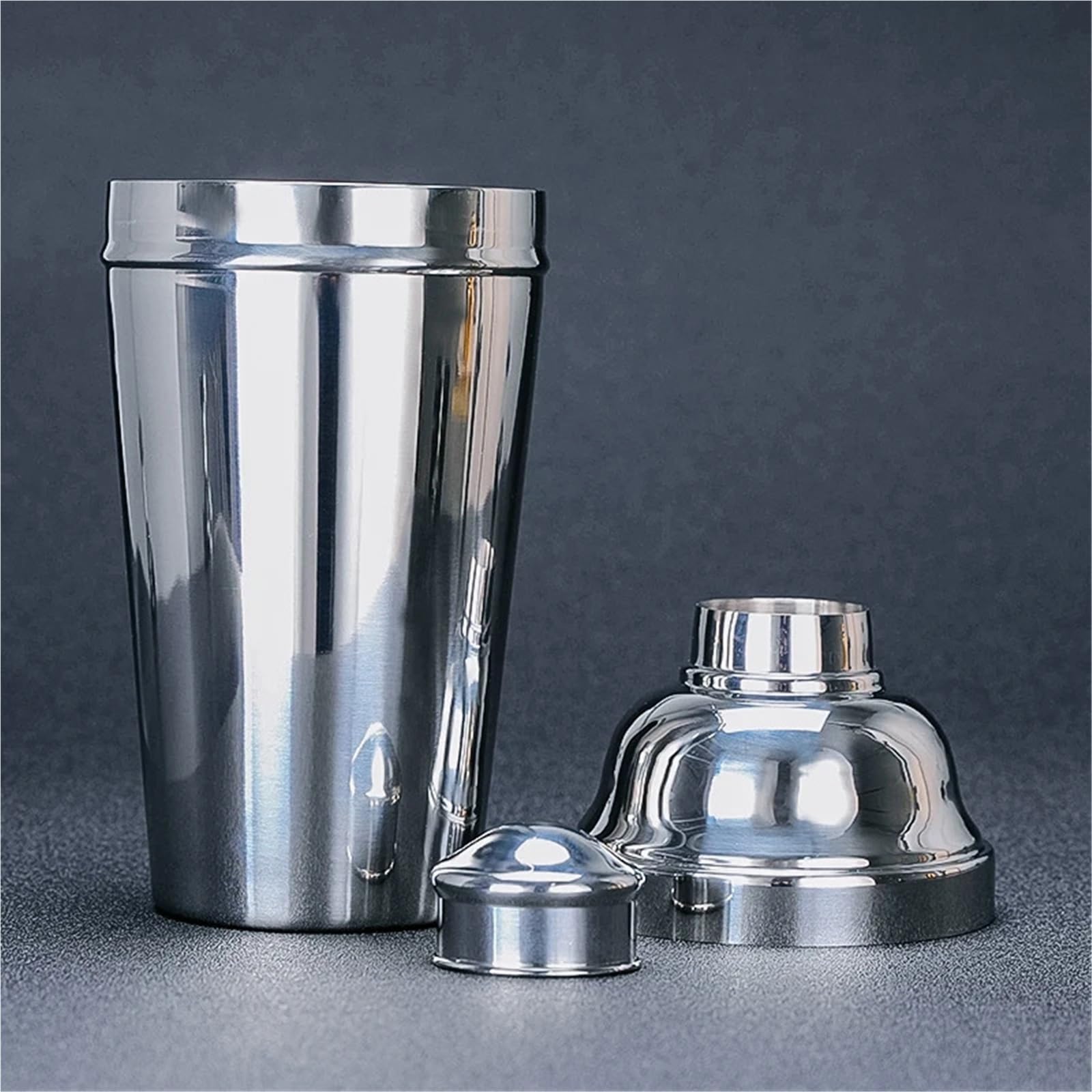 Shakers à Cocktails Shaker Extra Large 61oz-1,8l-304 en Acier Inoxydable, mélangeur à Cocktail, Style vin, Accessoire d'outils de Bar de fête Cocktail Shaker Kit(Gunmetal Black)
