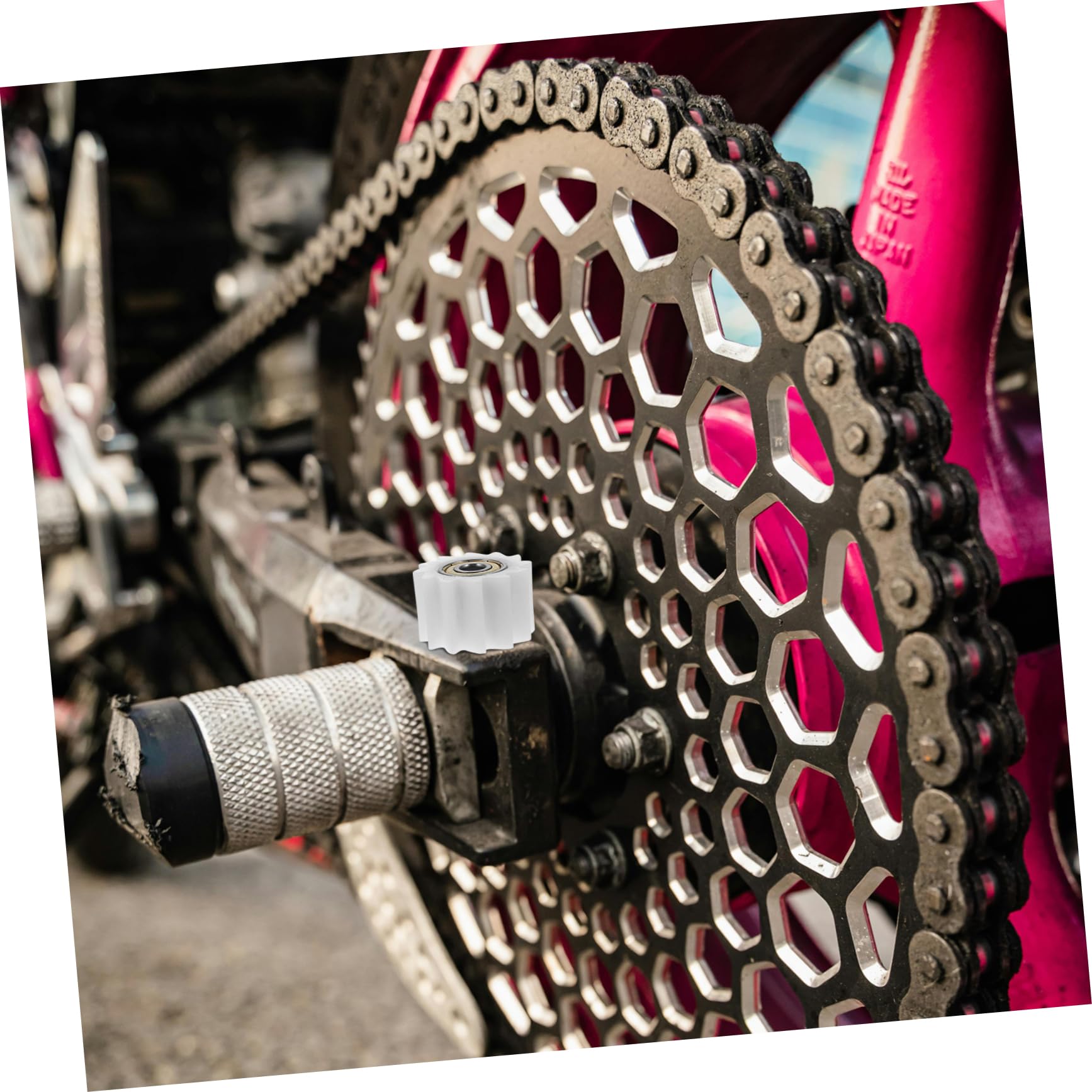 FUNOMOCYA Chain Tensioner Guide Sprocket 8mm Plastic Steel Motorcycle Chain Pulley Roller Anti-slip Design