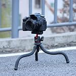 ULANZI Téléphone Tripod, Mini Support de trépied pour appareil photo flexible avec porte-téléphone caché w Cold Shoe Mount, vis 1/4'' pour bras magique, universel pour iPhone17/17Air/17Pro/17ProMax XS Max X Samsung Canon Sony