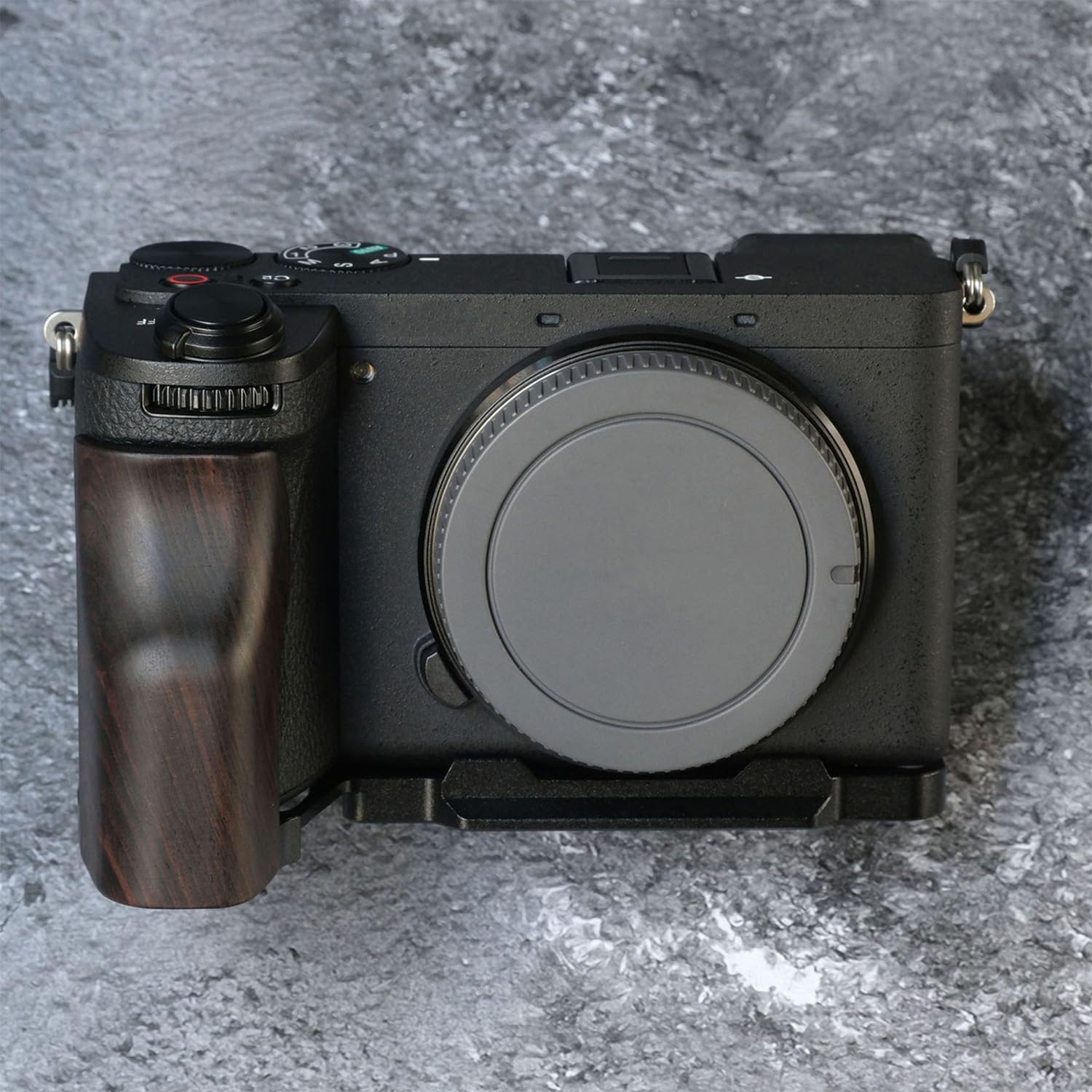 Amazon | SONY A6700 専用 カメラウッドグリップ 高級檀木材 木製