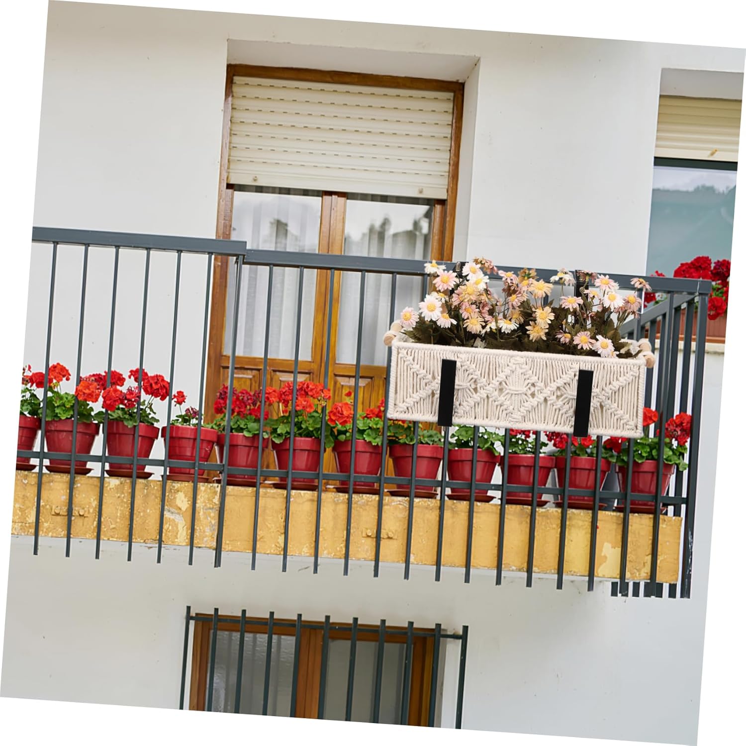 2pcs Railing Planter Bracket Sturdy Plant Hanger for Flower Pots Easy Installation for Decks Balconies and Railings