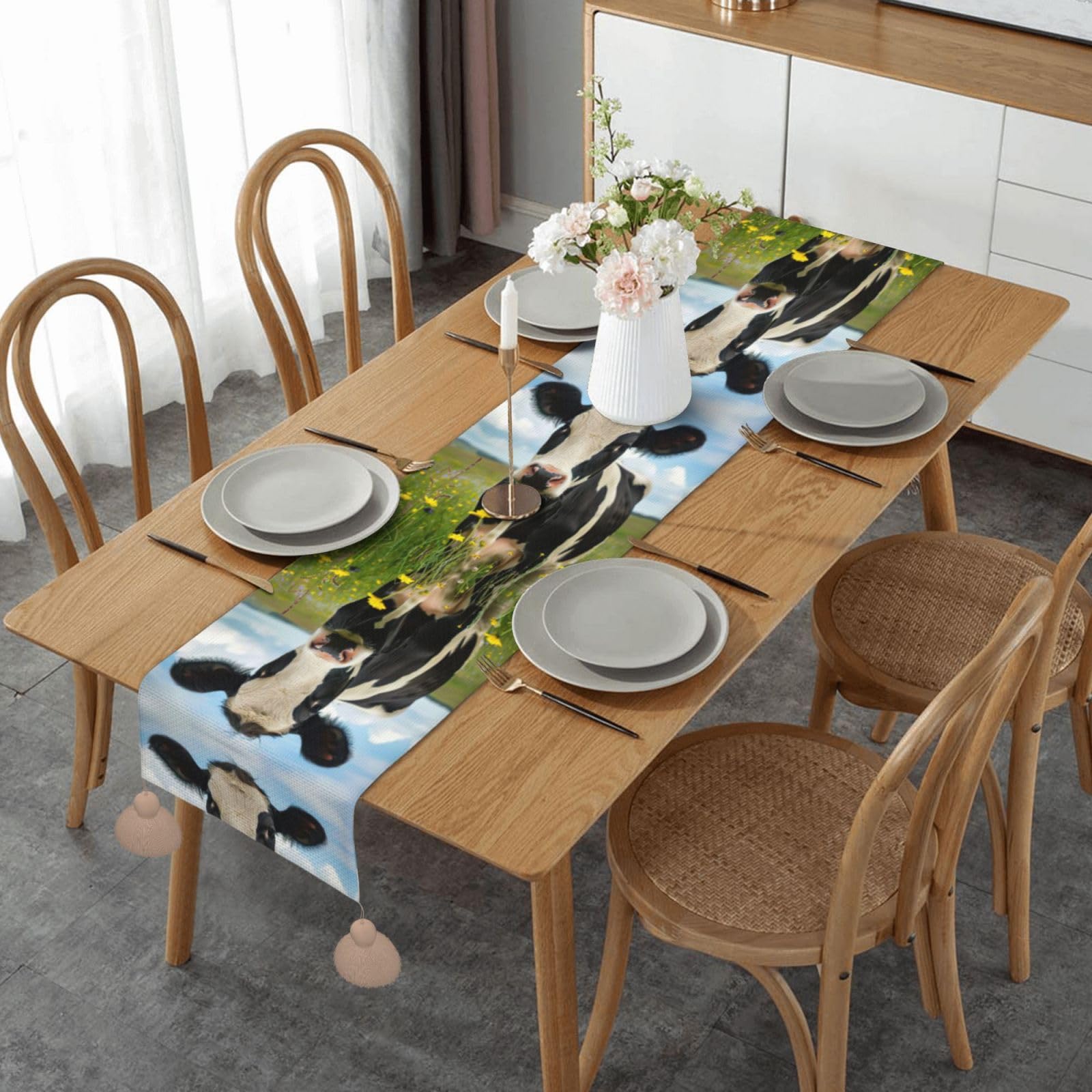 Chemin de table imprimé vache pour décorer votre salle à manger rustique ou mariage ferme