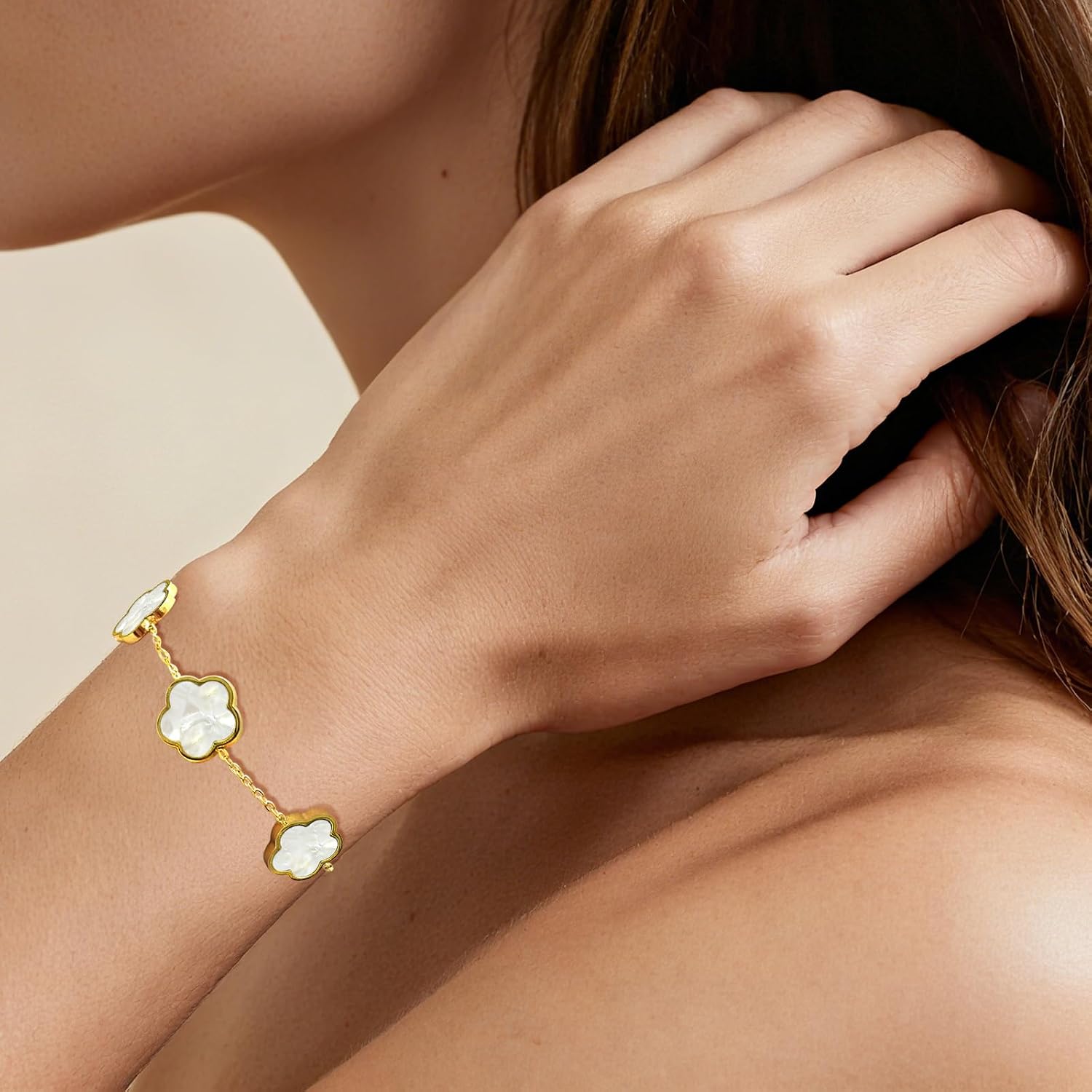 18K Gold Plated Bracelets for Women Leaf Clover Bracelet Lucky Flower Design Stainless Steel Hypoallergenic Link Chain Adjustable Dainty Trendy Jewelry Gifts for Women