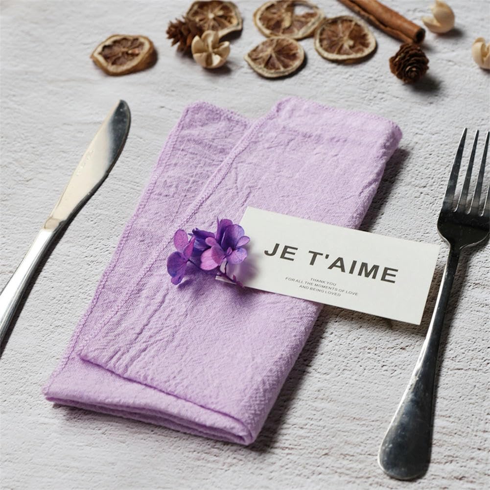 Serviettes vert sauge mariage 42x42 cm anti effilochage grace a la finition surjeteuse